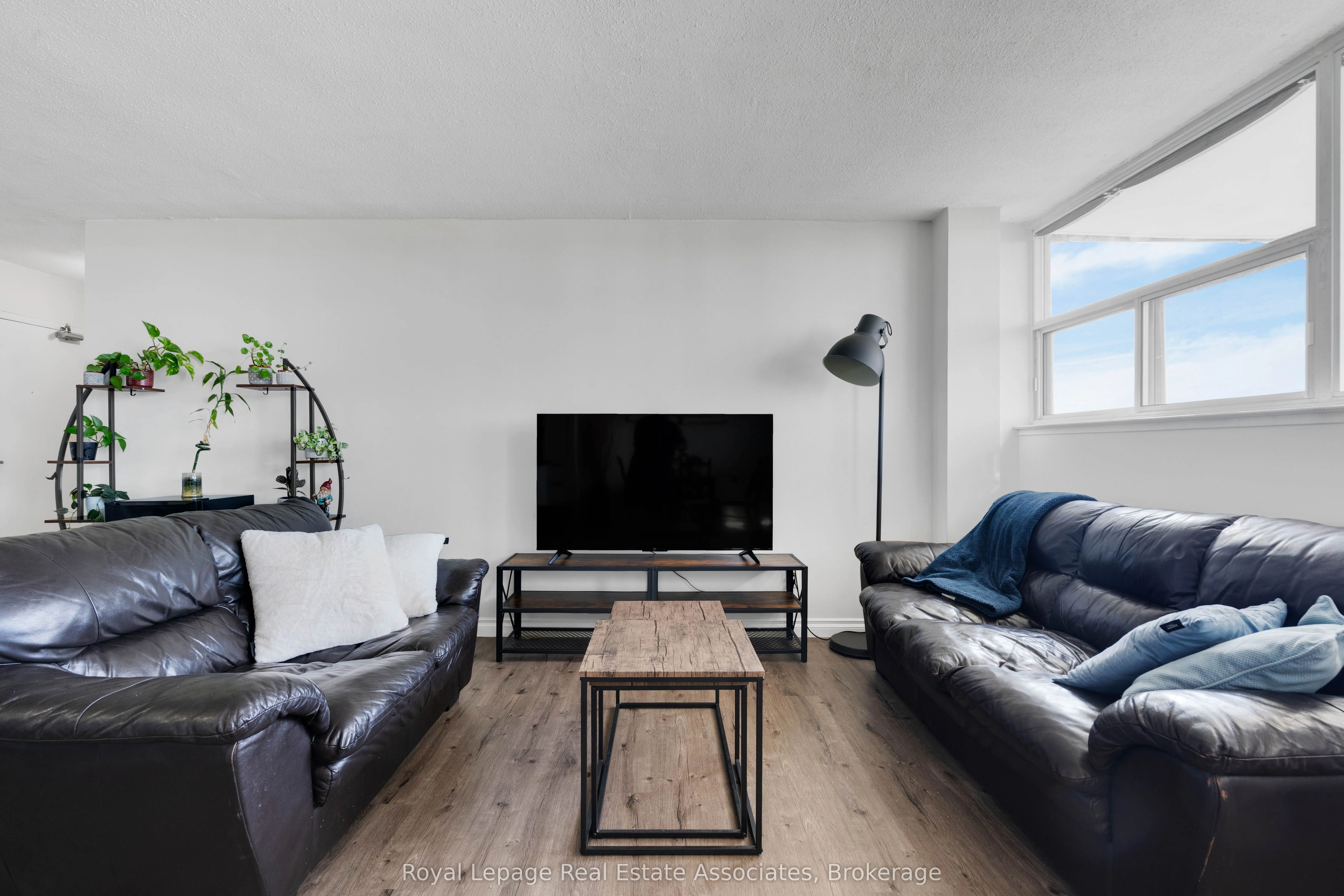 215 Glenridge Avenue, #1204