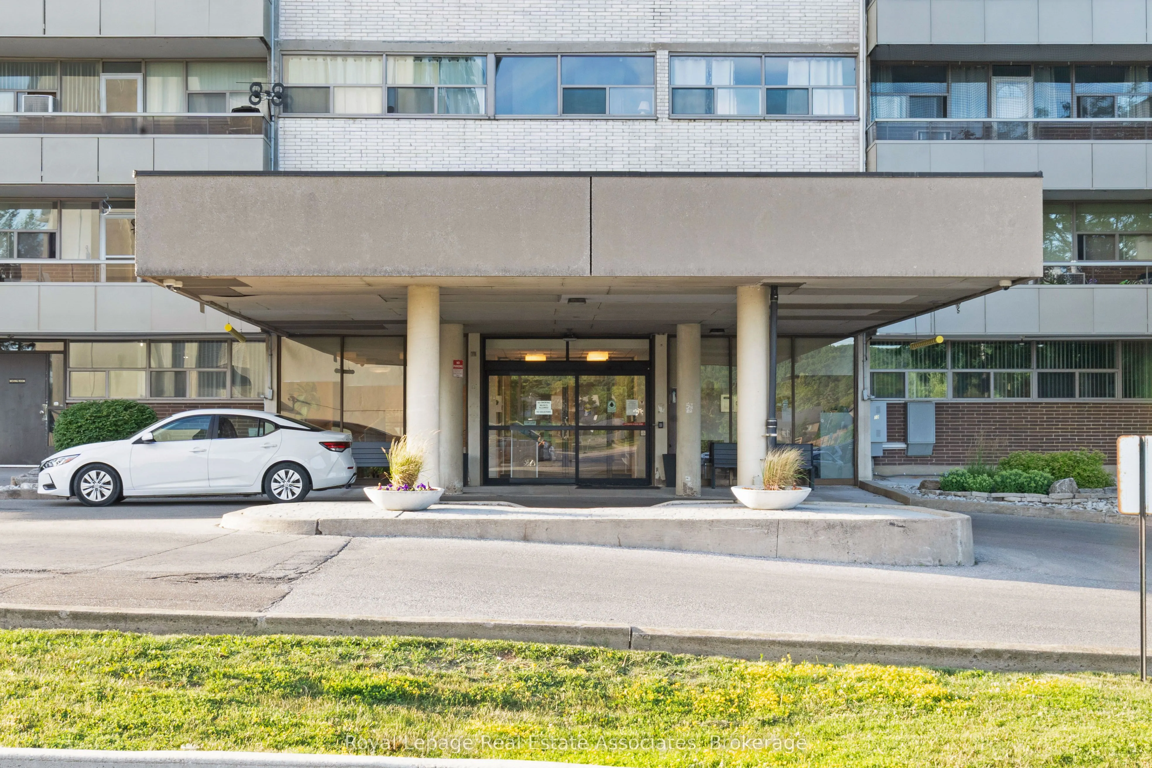 215 Glenridge Avenue, #1204