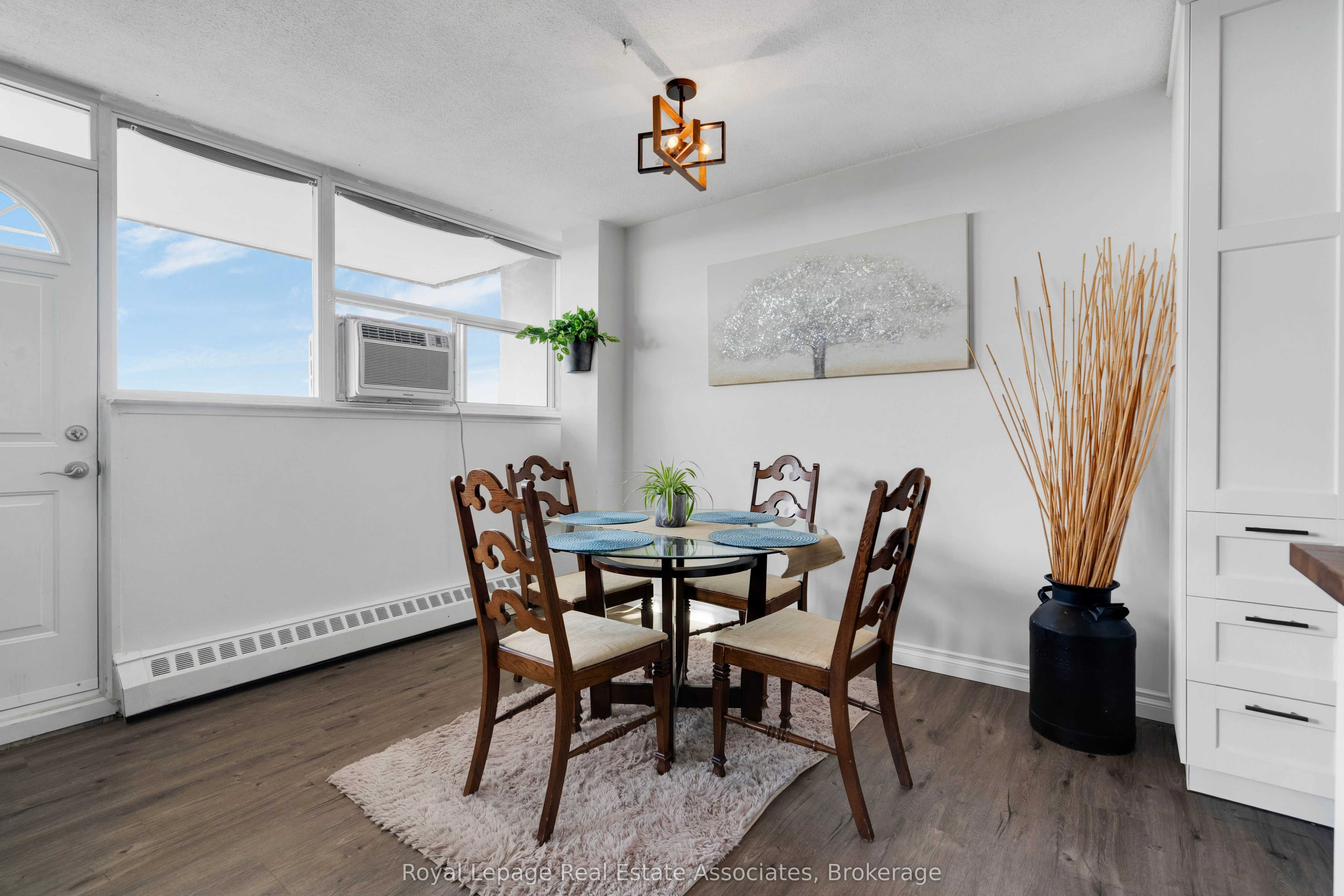 215 Glenridge Avenue, #1204