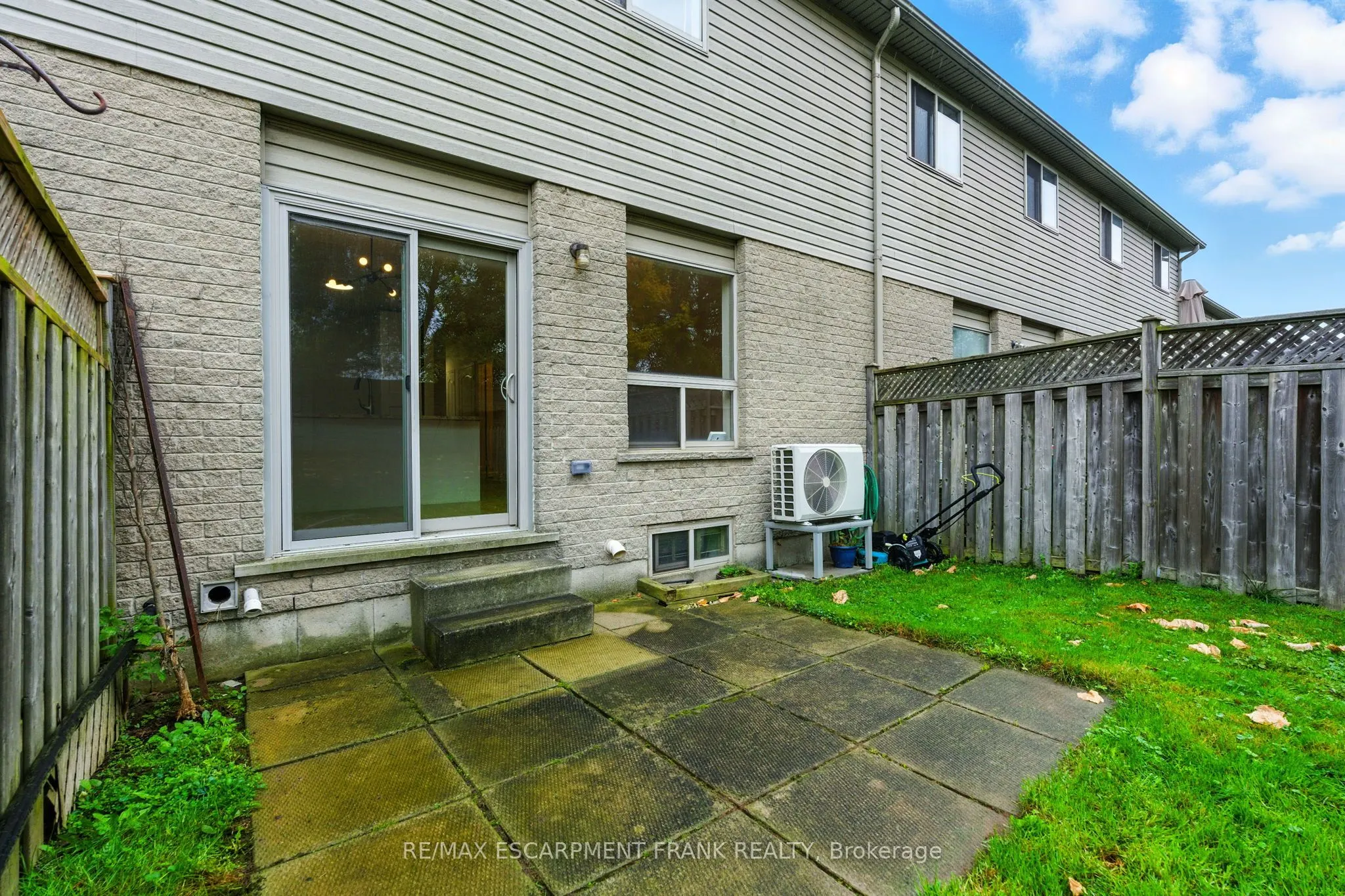 39 Foxborough Drive
