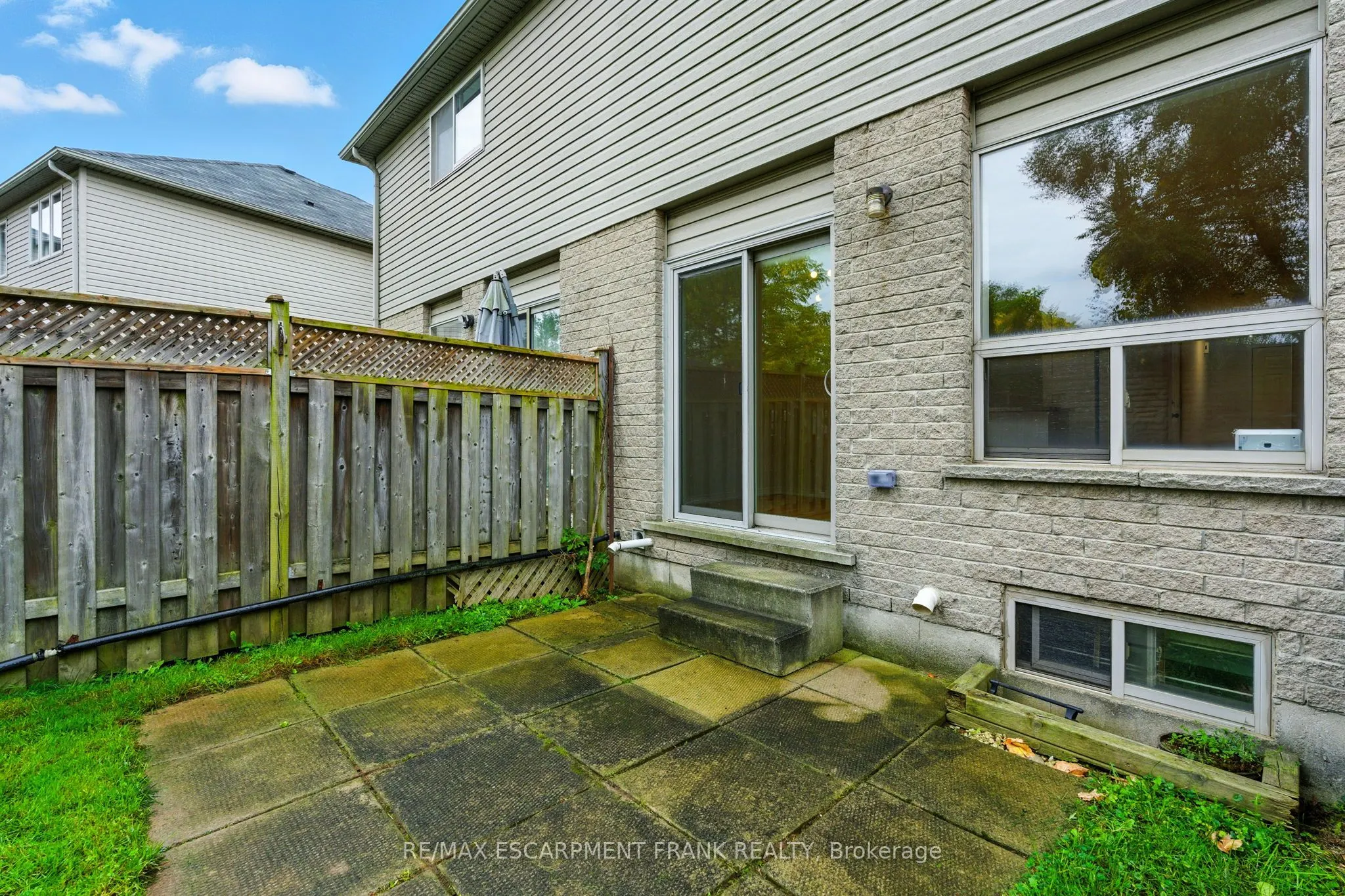 39 Foxborough Drive