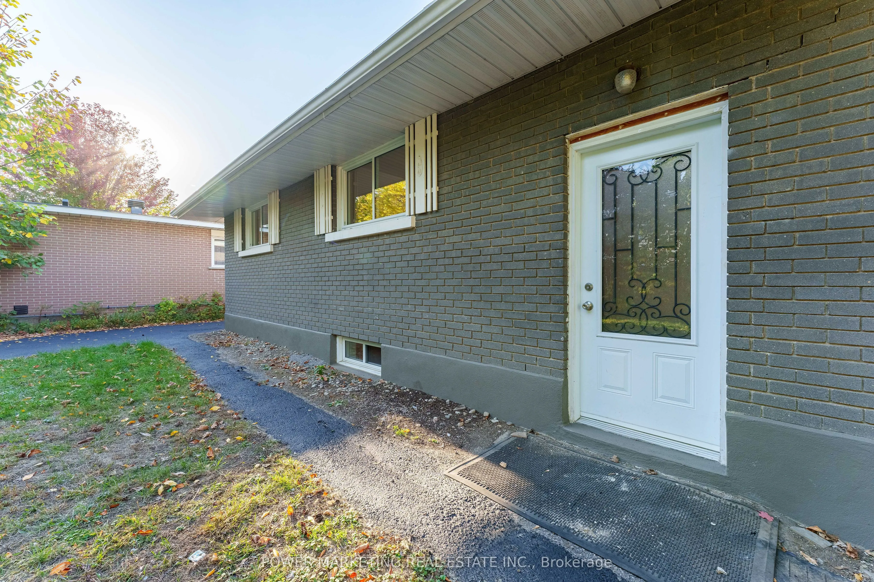 2372 Riley Avenue