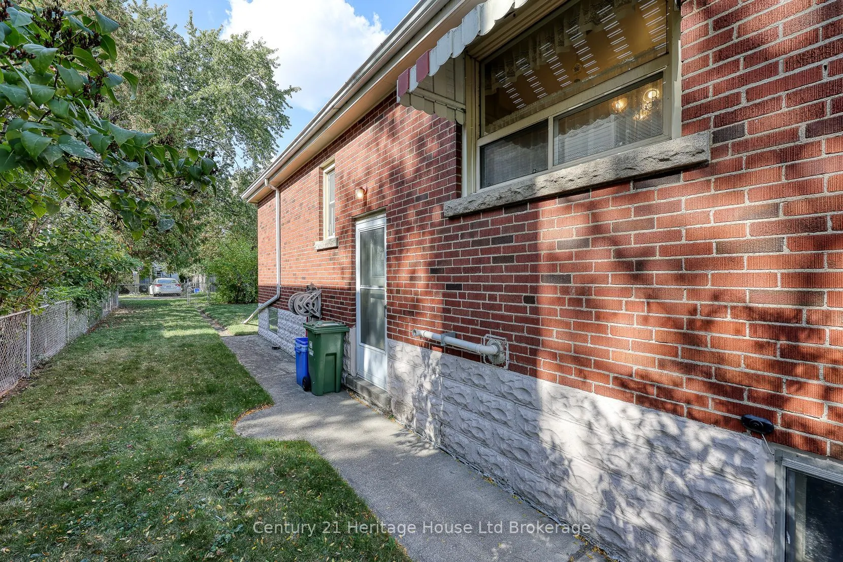 149 Strathearne Avenue