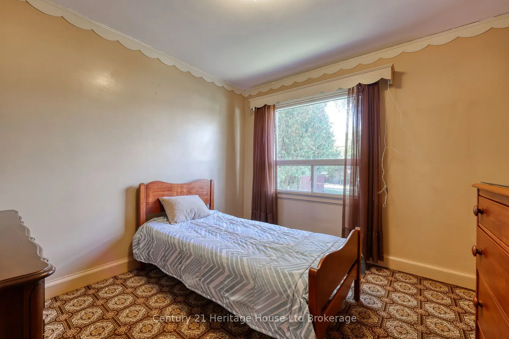 149 Strathearne Avenue