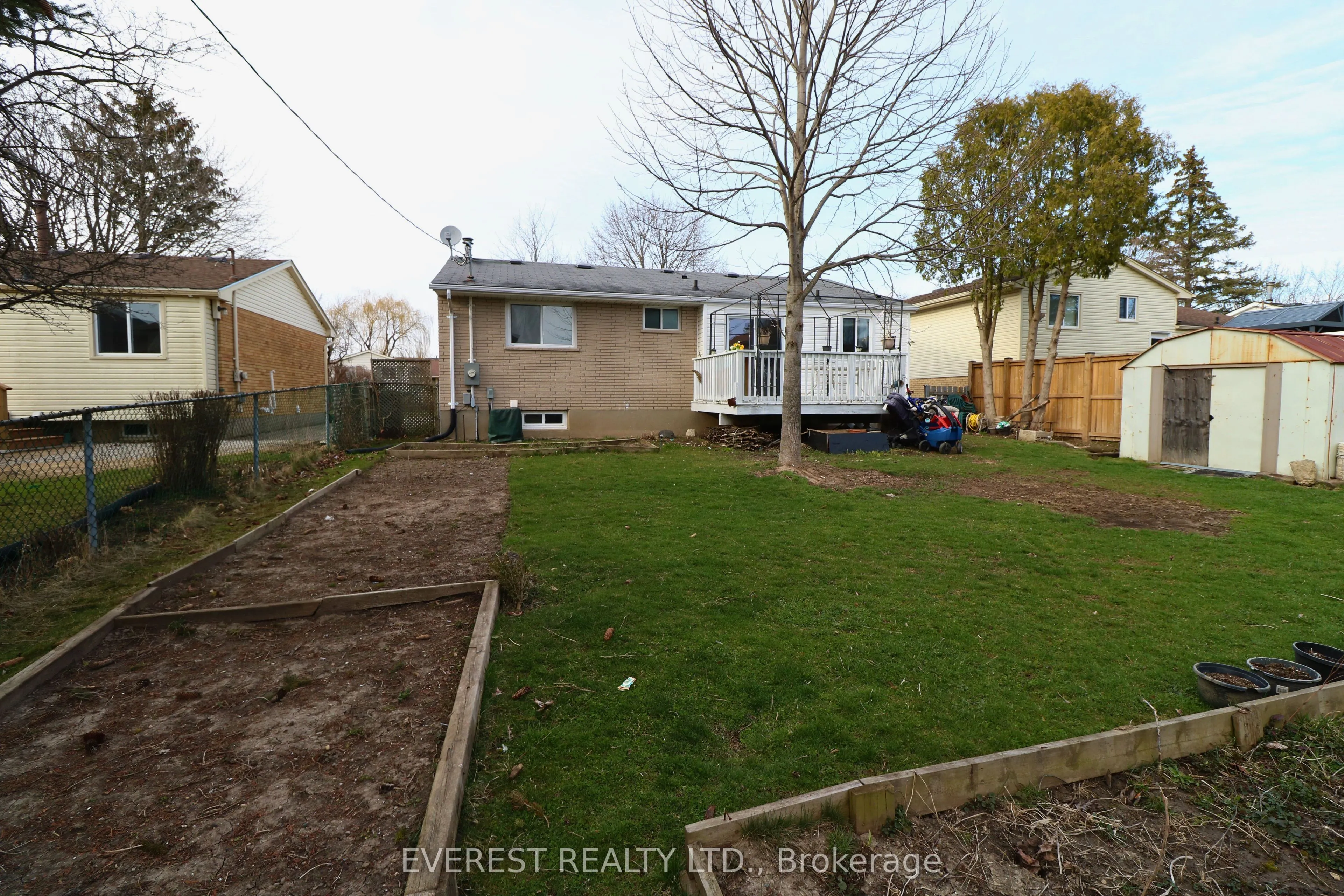 22 LEGER Avenue