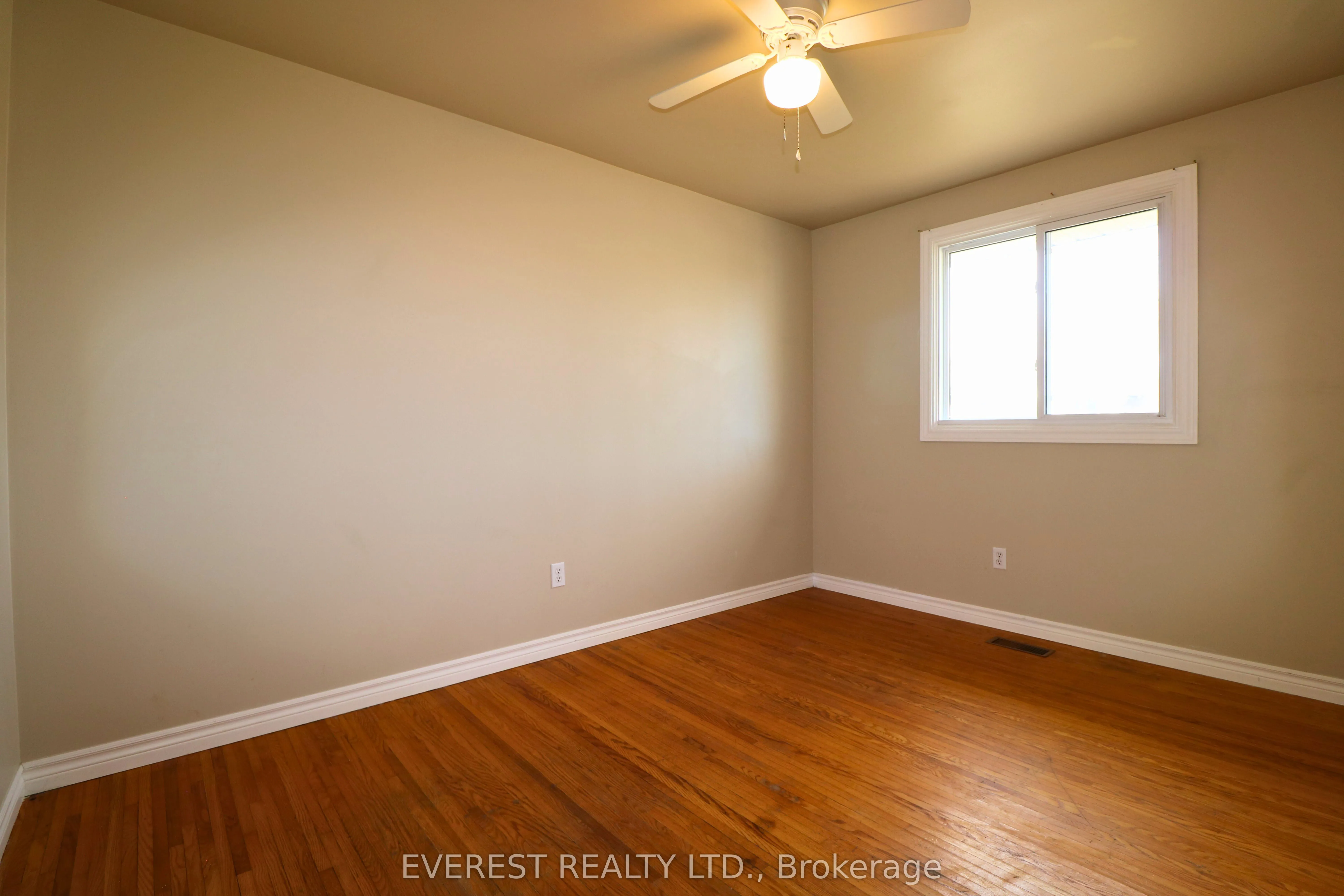 22 LEGER Avenue