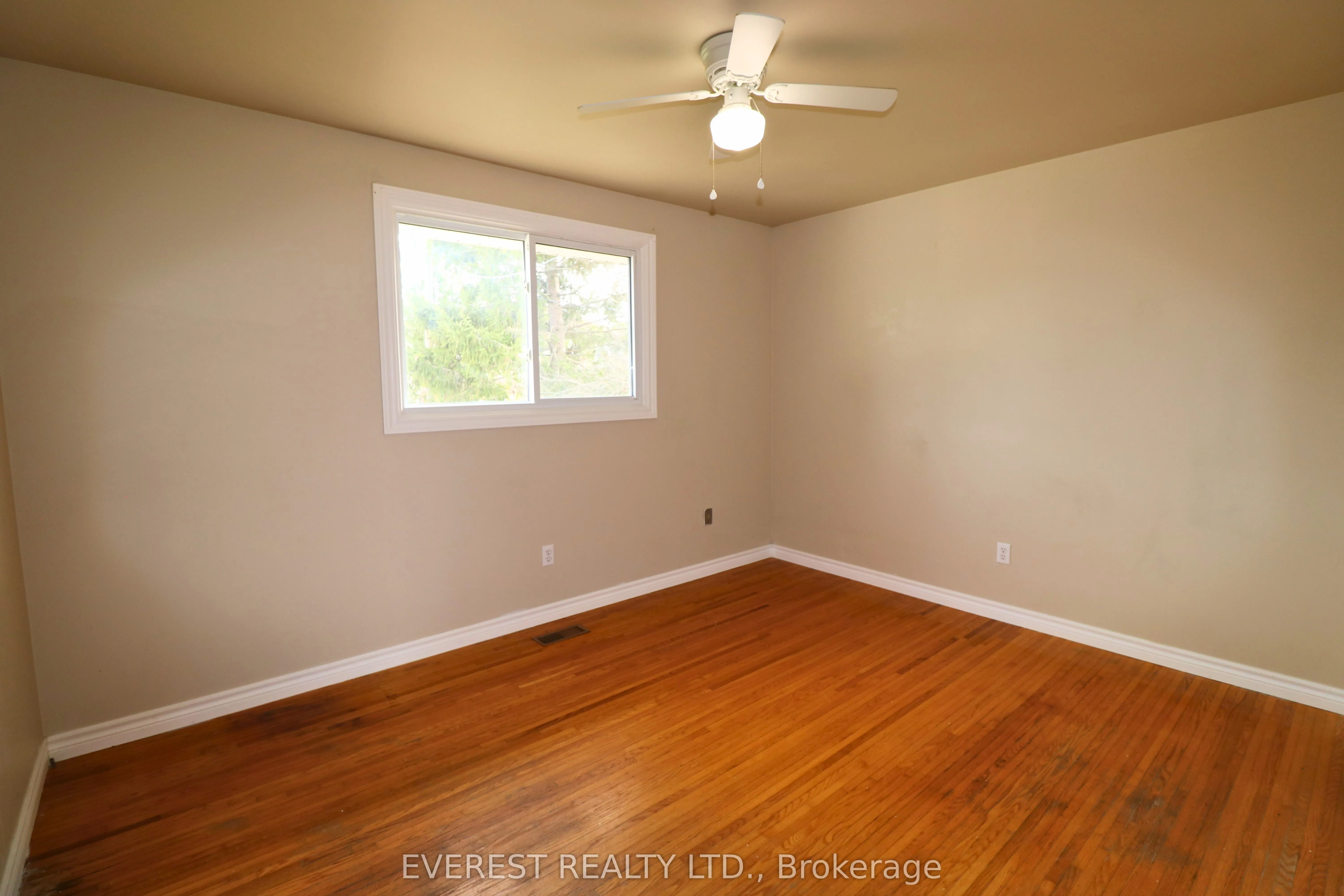 22 LEGER Avenue