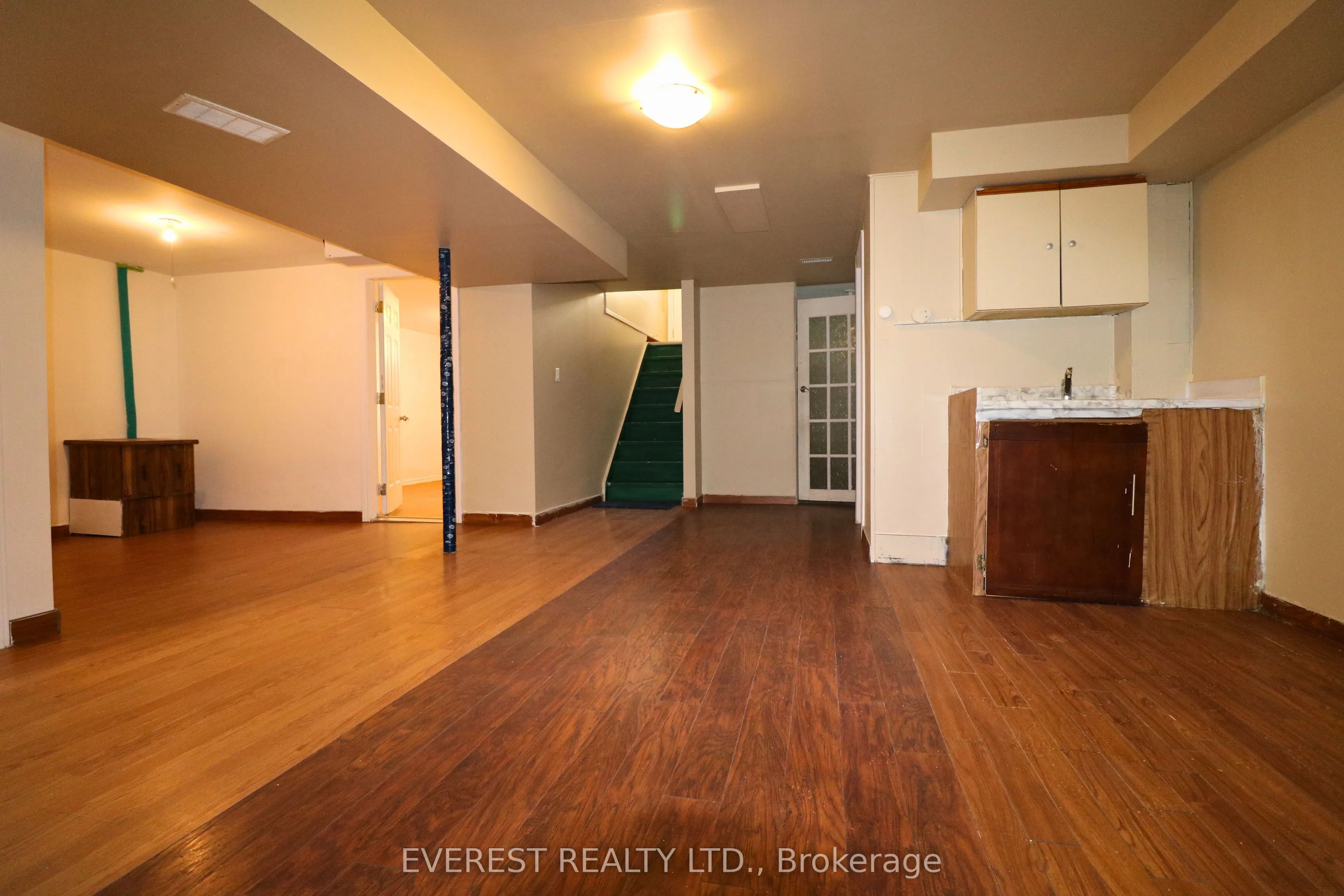 22 LEGER Avenue