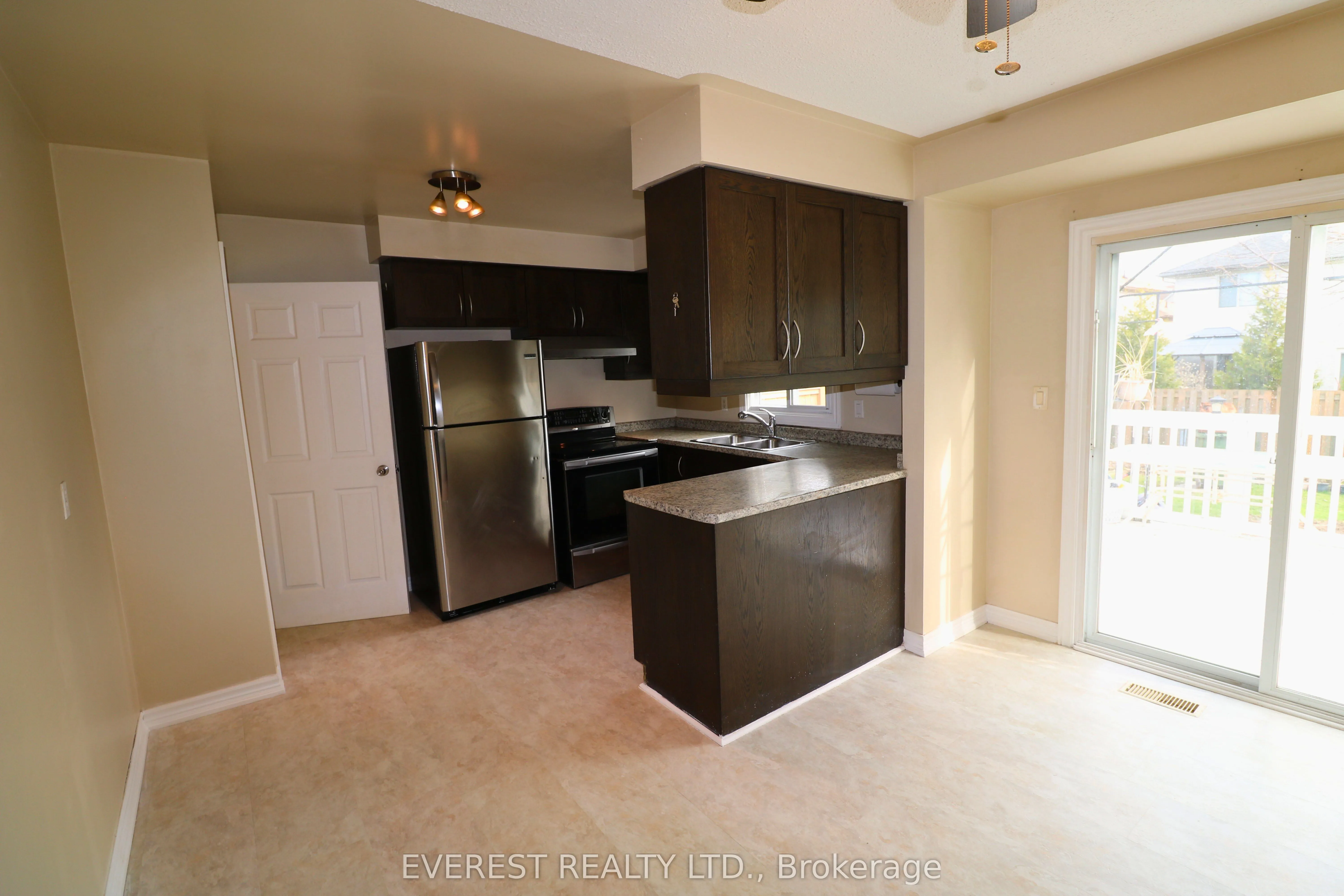 22 LEGER Avenue