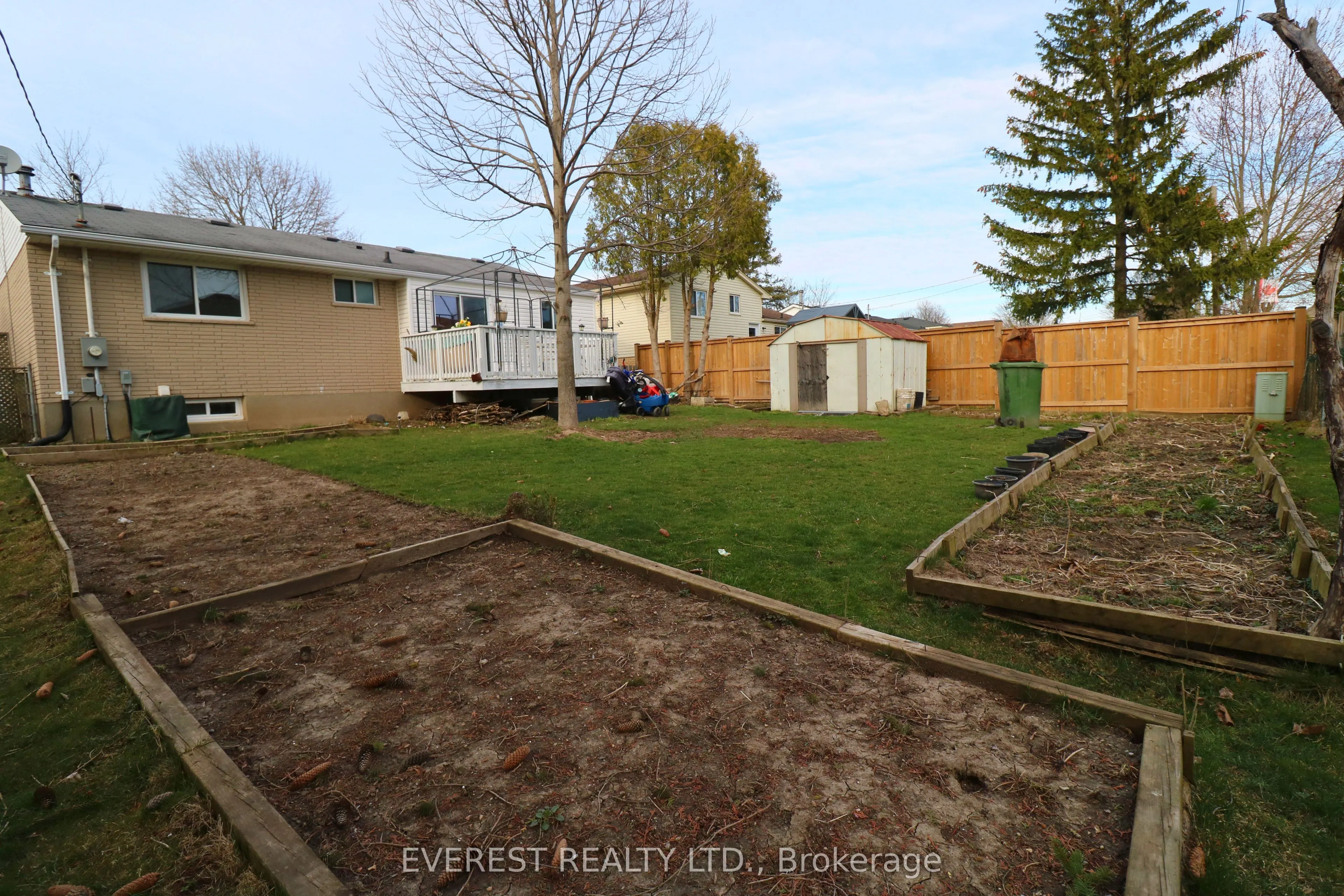 22 LEGER Avenue
