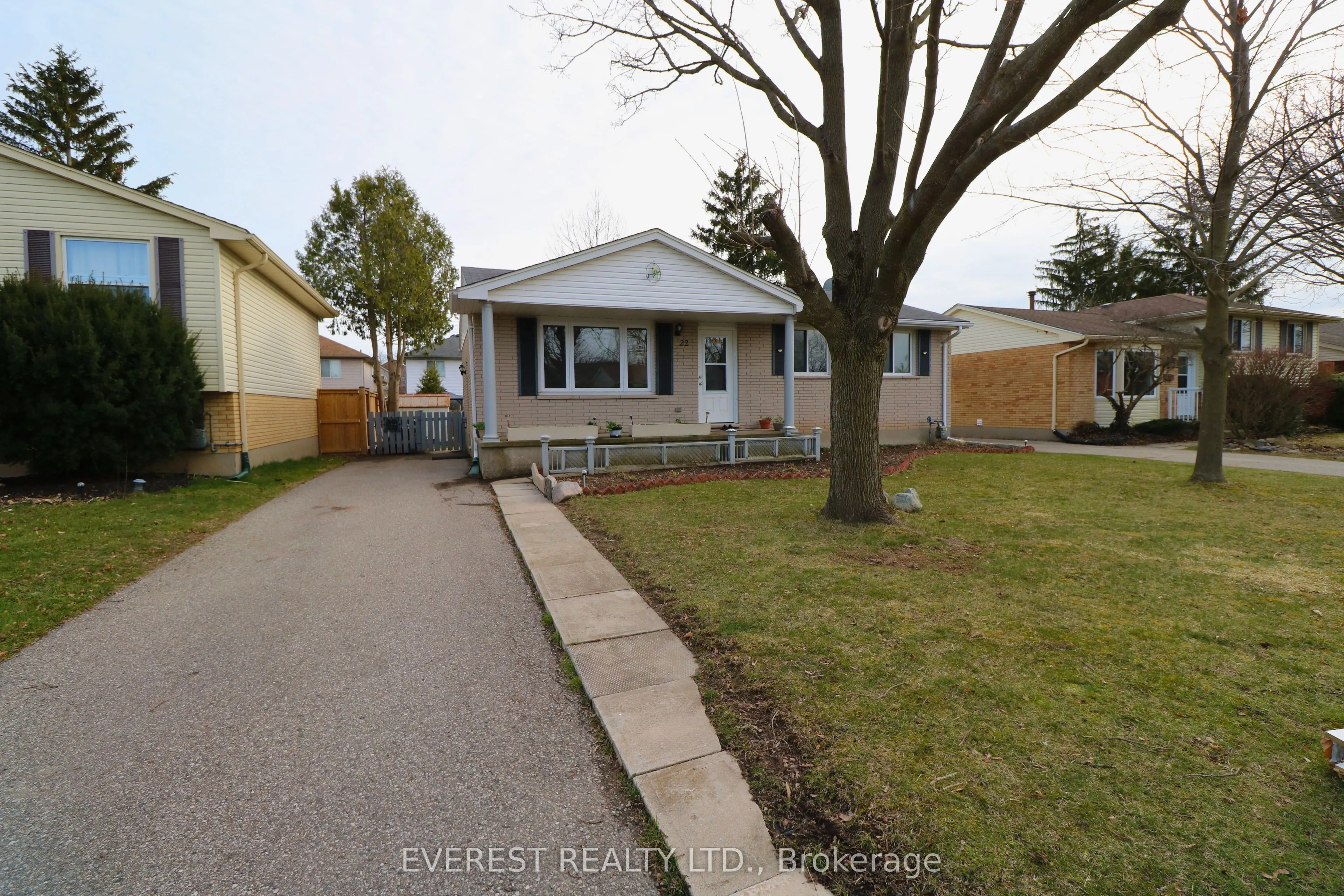 22 LEGER Avenue