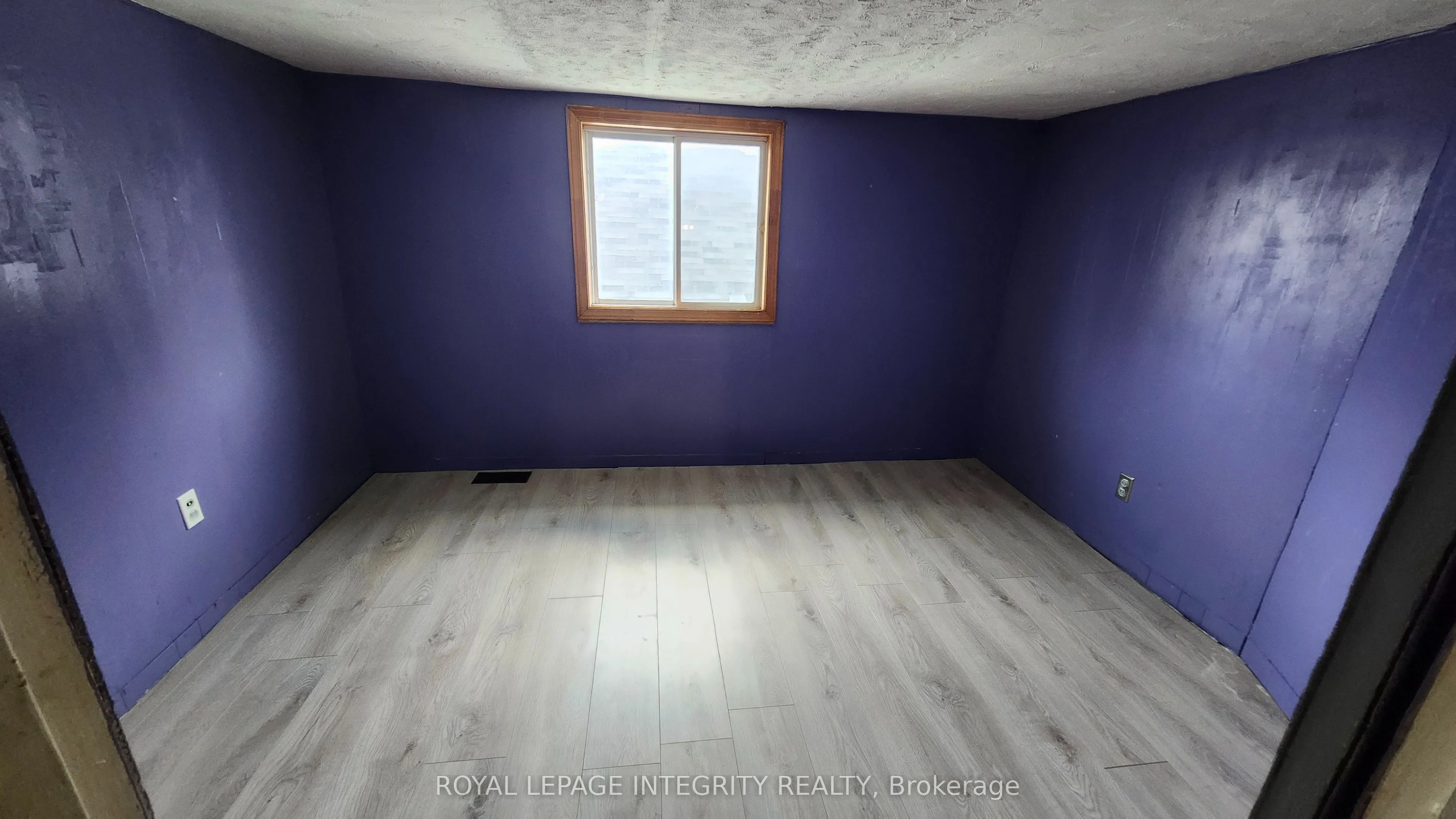 360 Ninth Street W