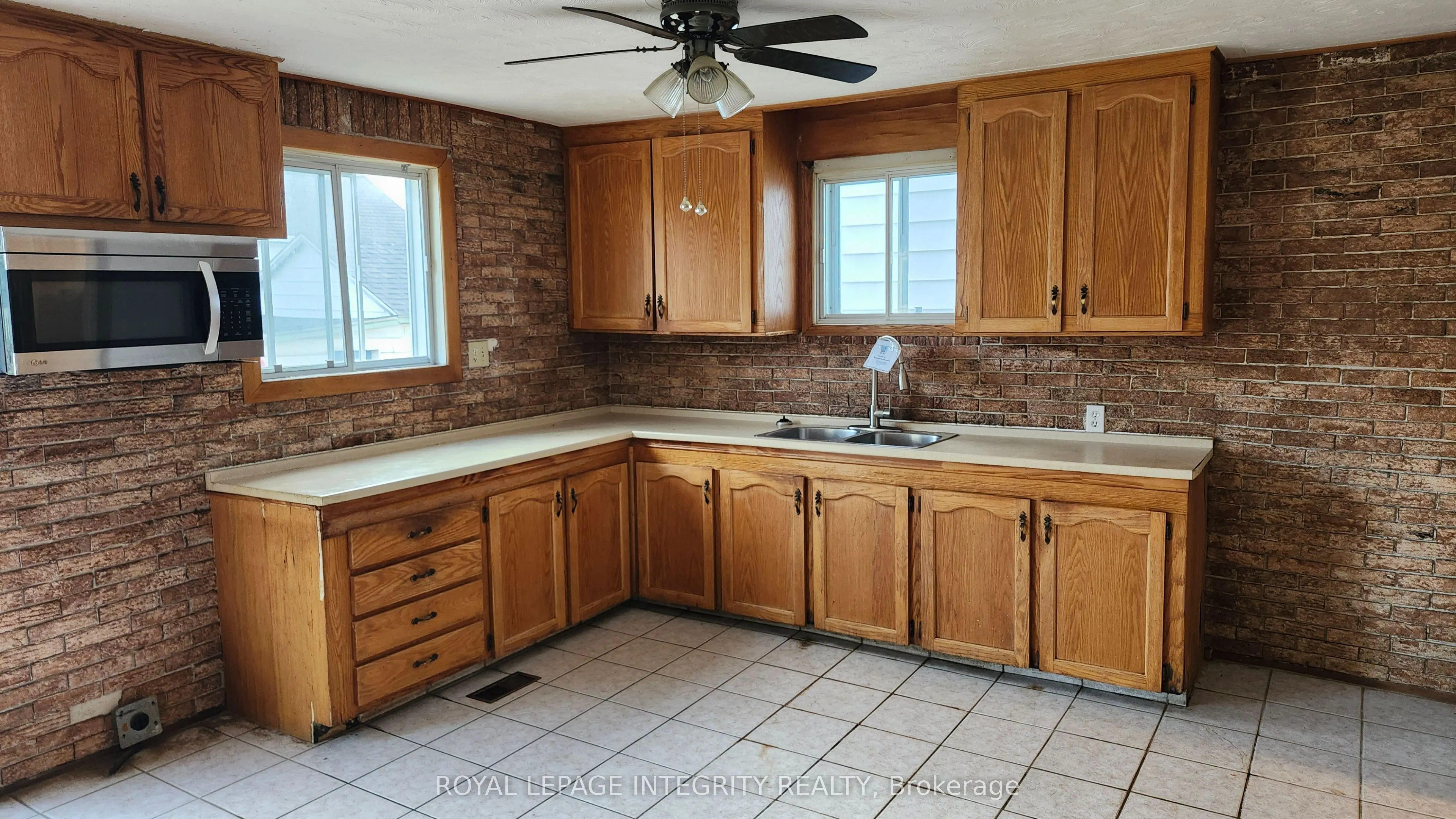 360 Ninth Street W