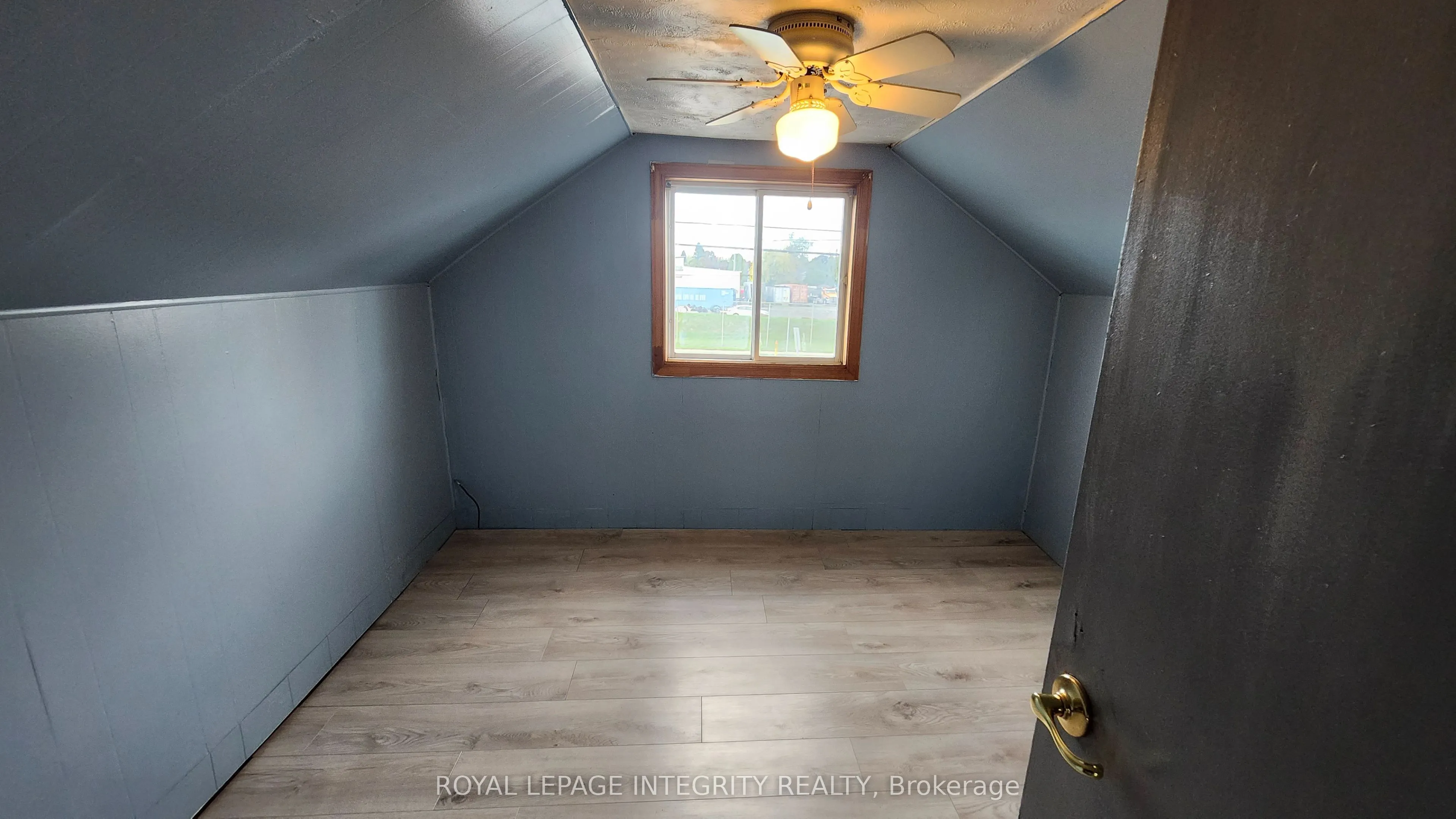 360 Ninth Street W