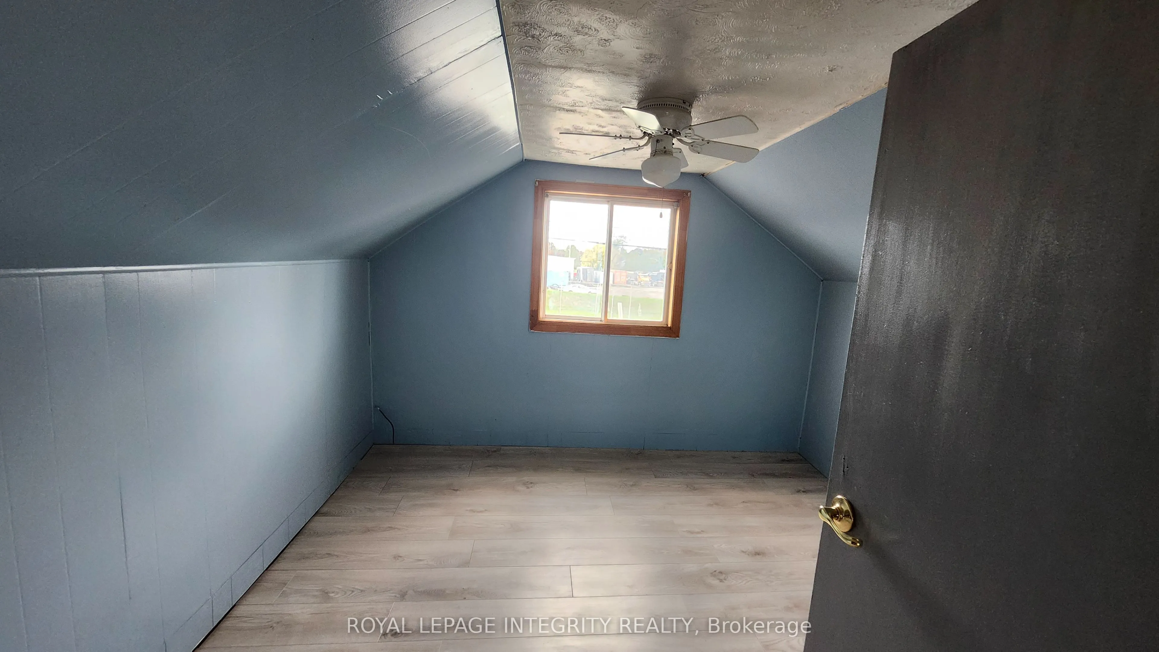360 Ninth Street W