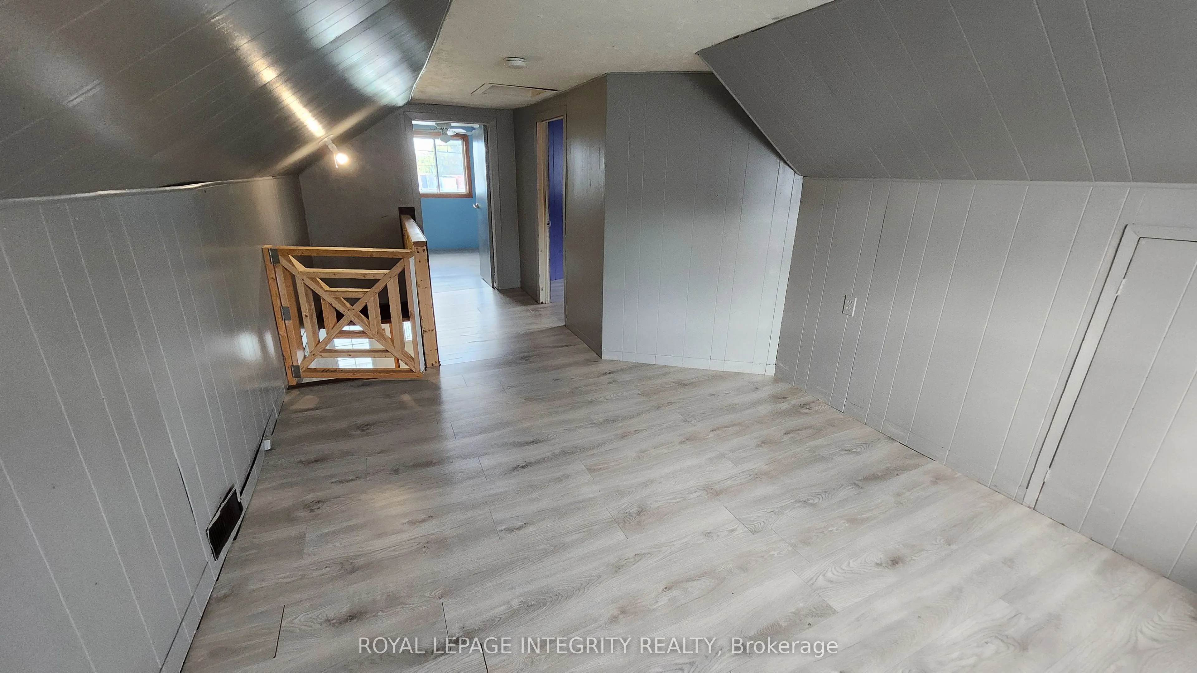 360 Ninth Street W