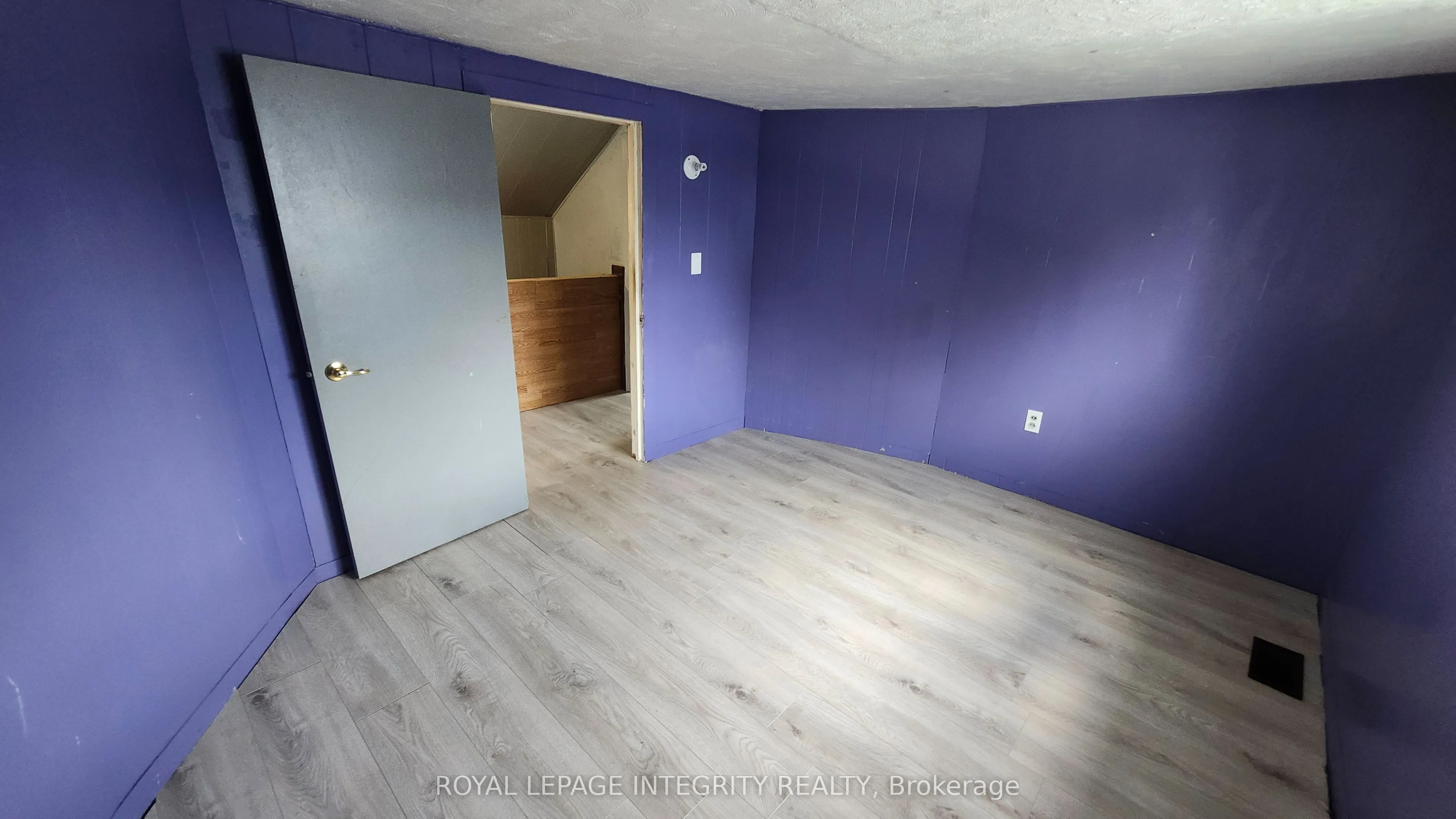 360 Ninth Street W