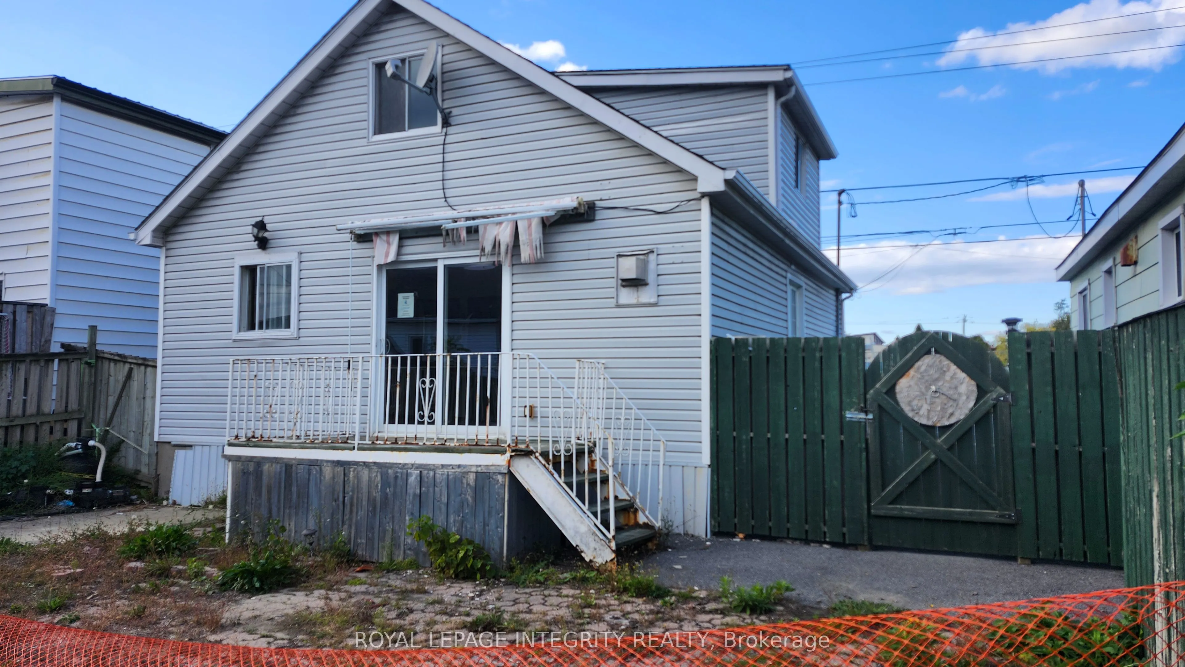 360 Ninth Street W