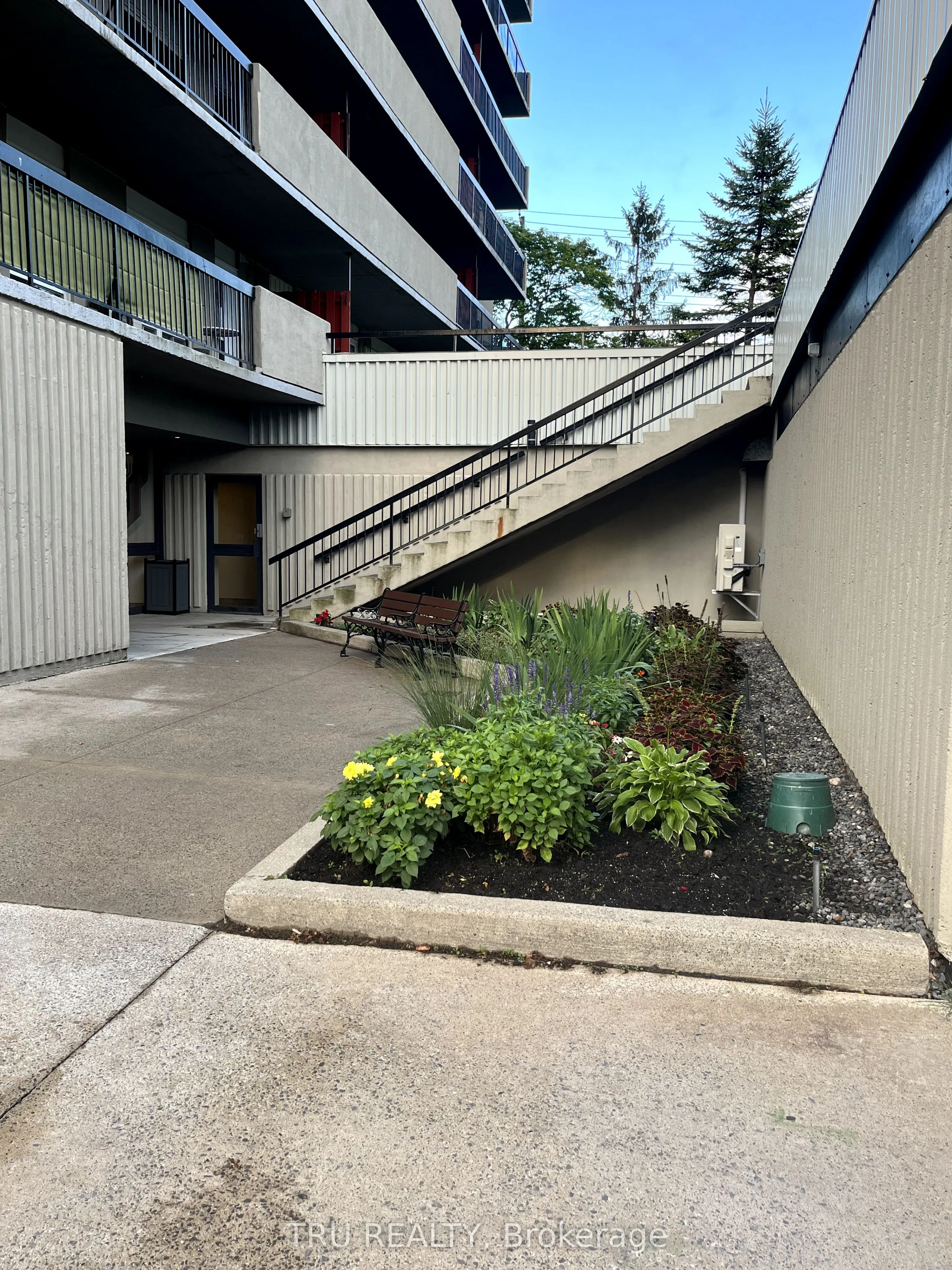 158C McArthur Avenue, #1606