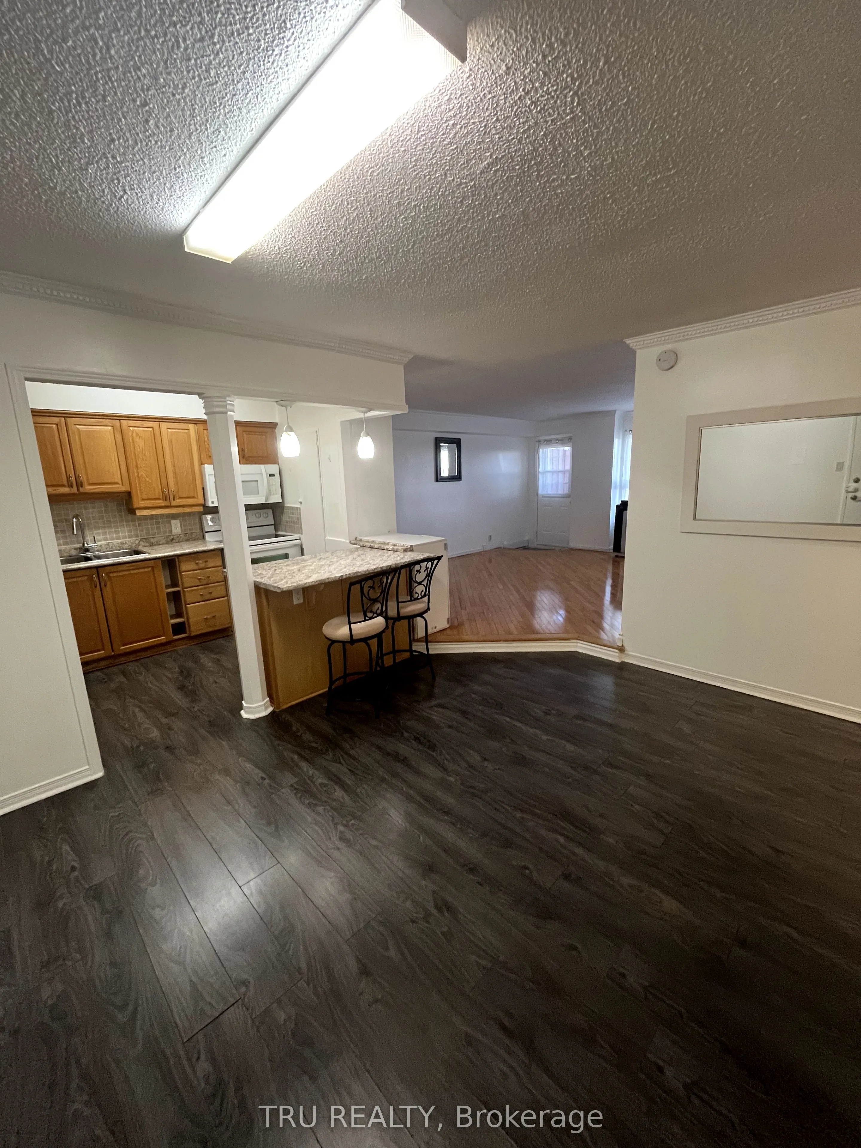 158C McArthur Avenue, #1606