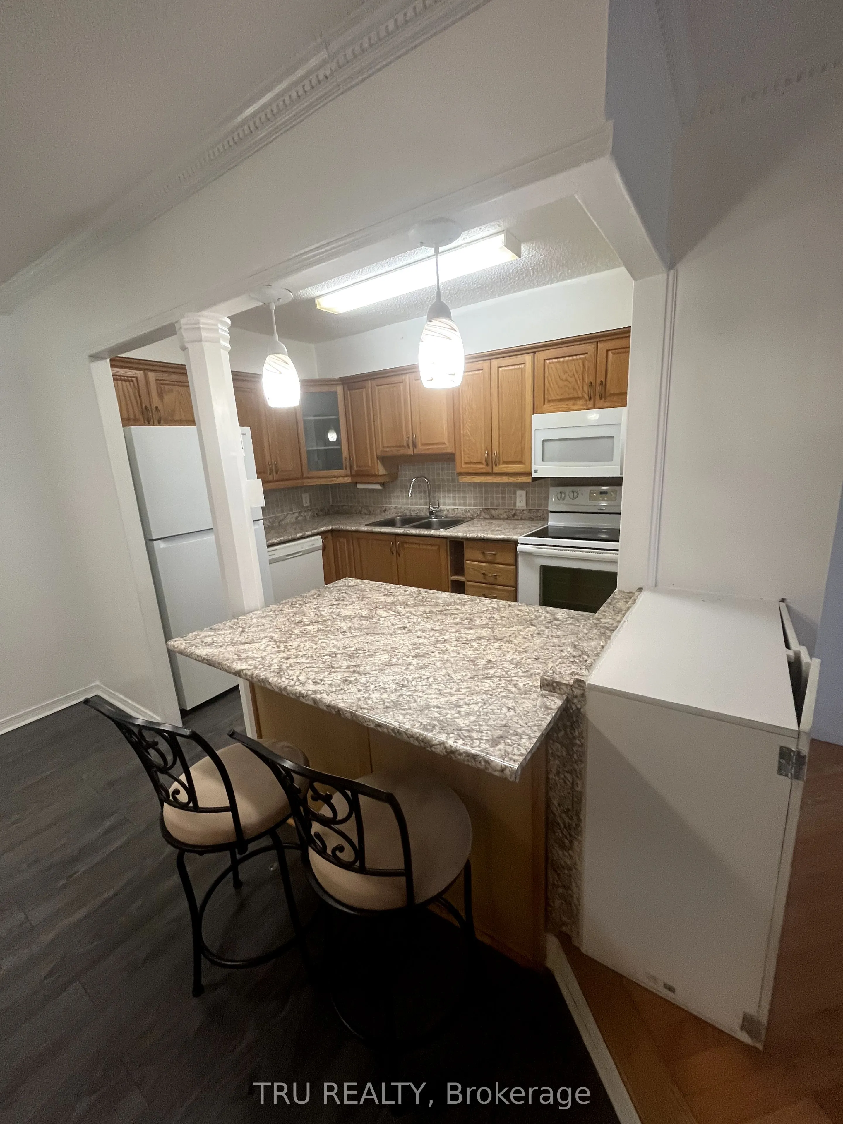 158C McArthur Avenue, #1606