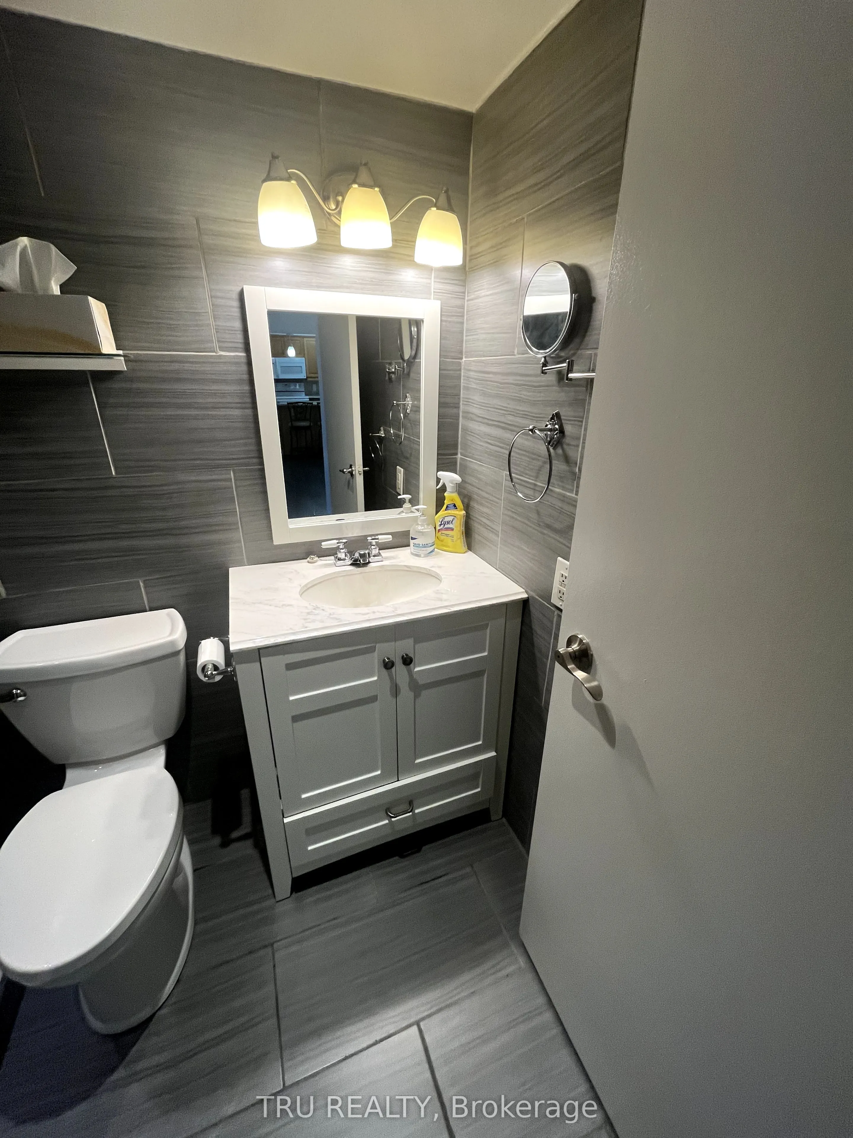158C McArthur Avenue, #1606