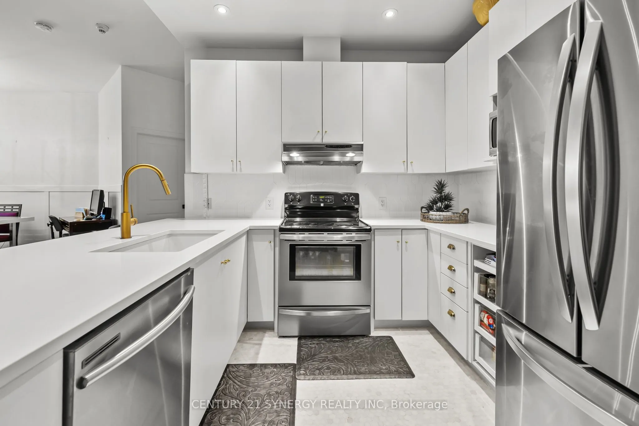 500 Claridge Drive, #203