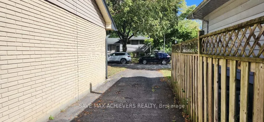 95 Amy Crescent