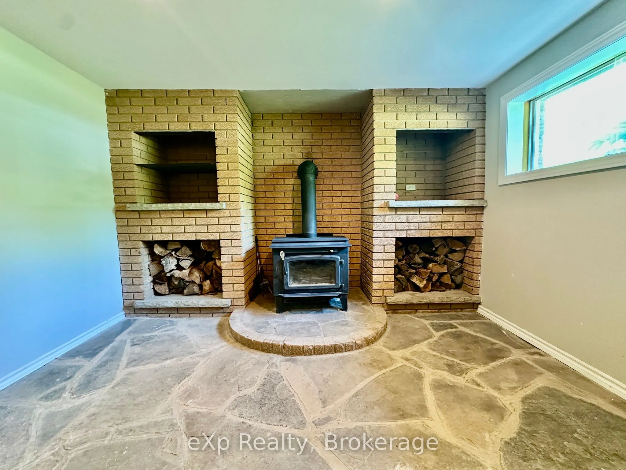 129 Westfall Crescent