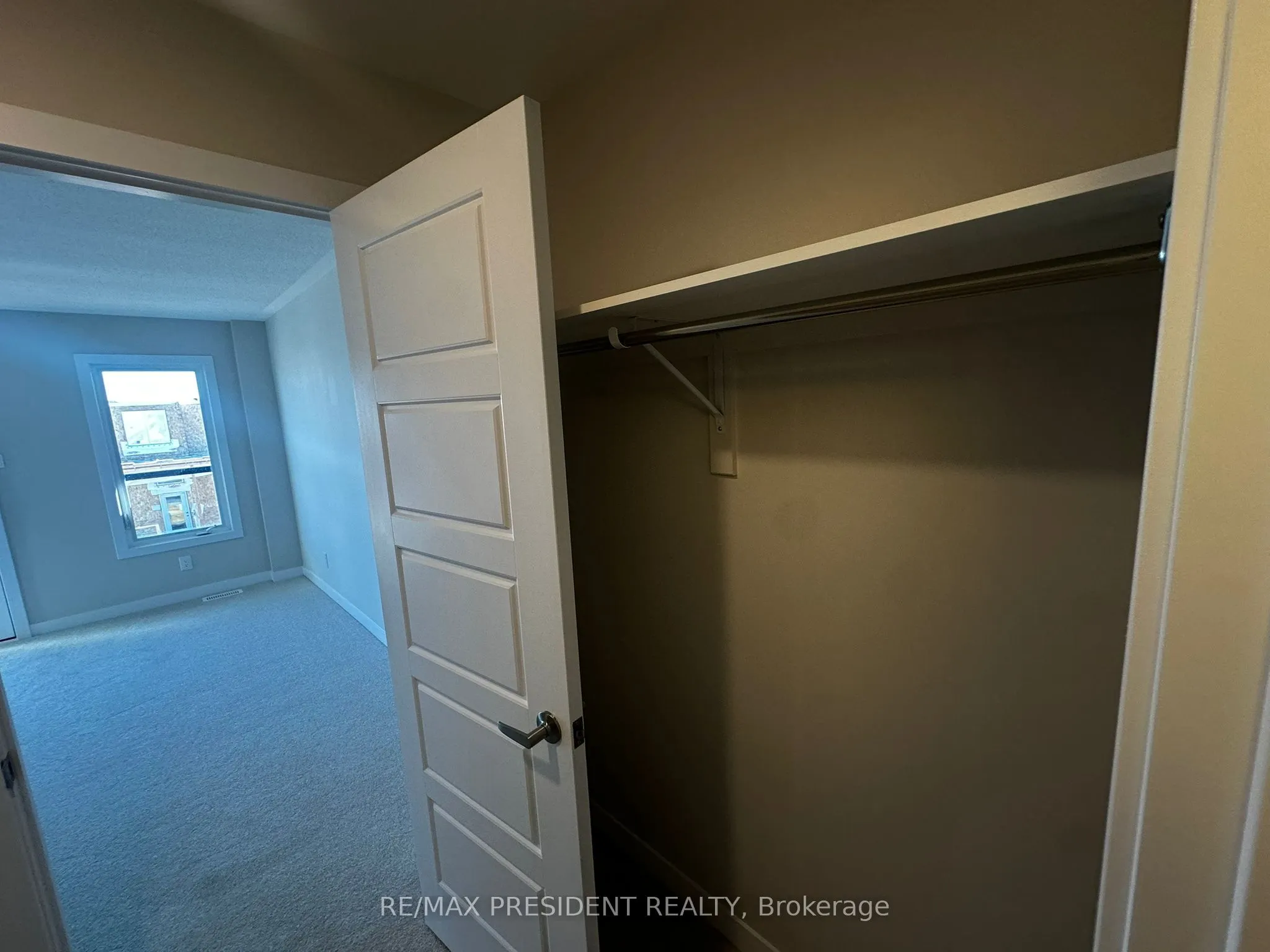 78 Ryan Reynolds Way S