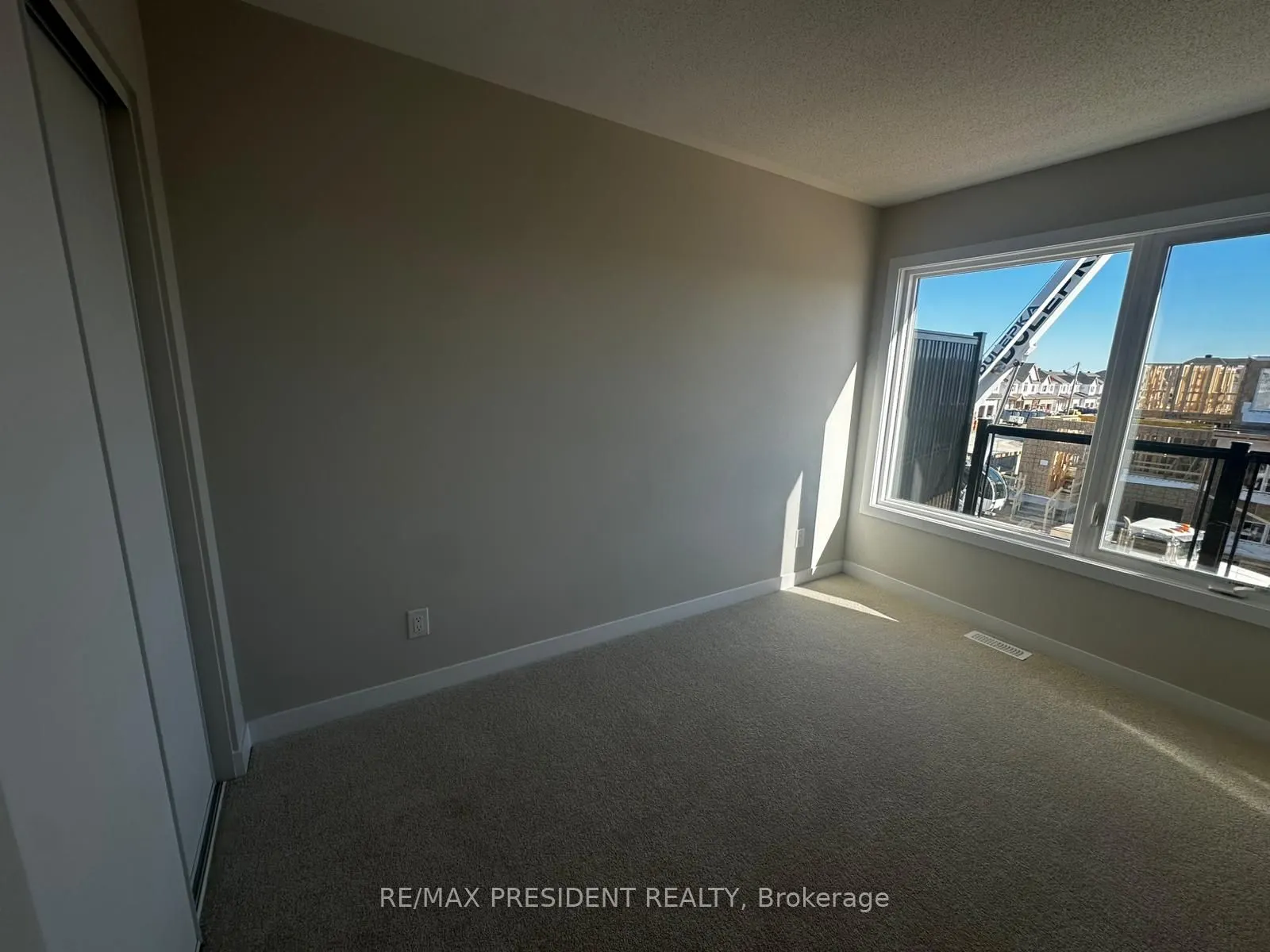 78 Ryan Reynolds Way S