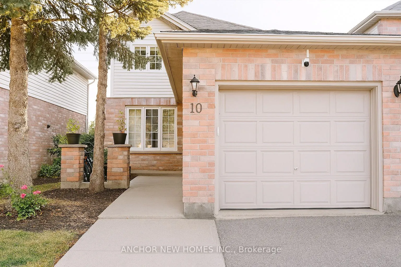 10 CHALKSTONE Drive, #10