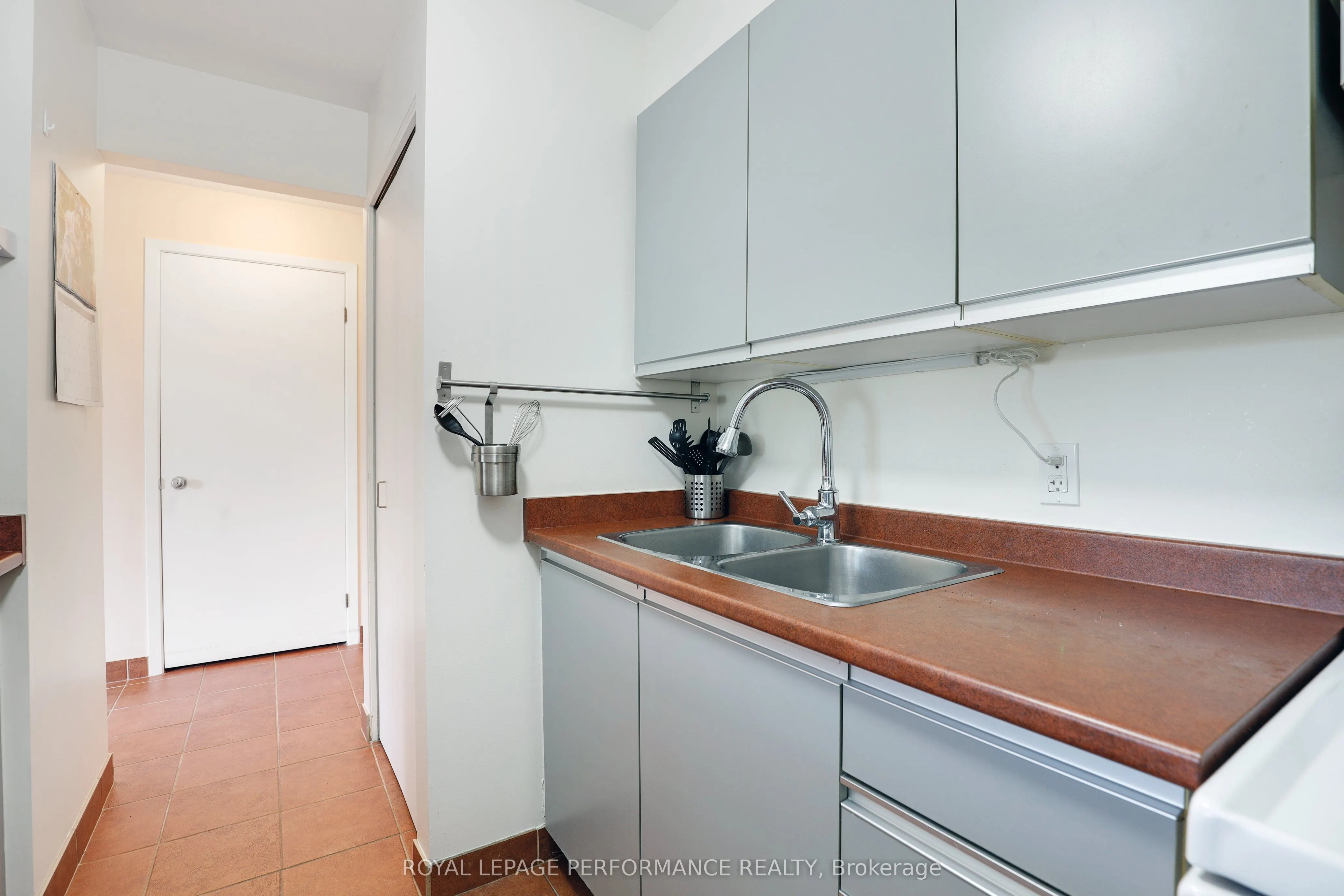 280 Brittany Drive, #412