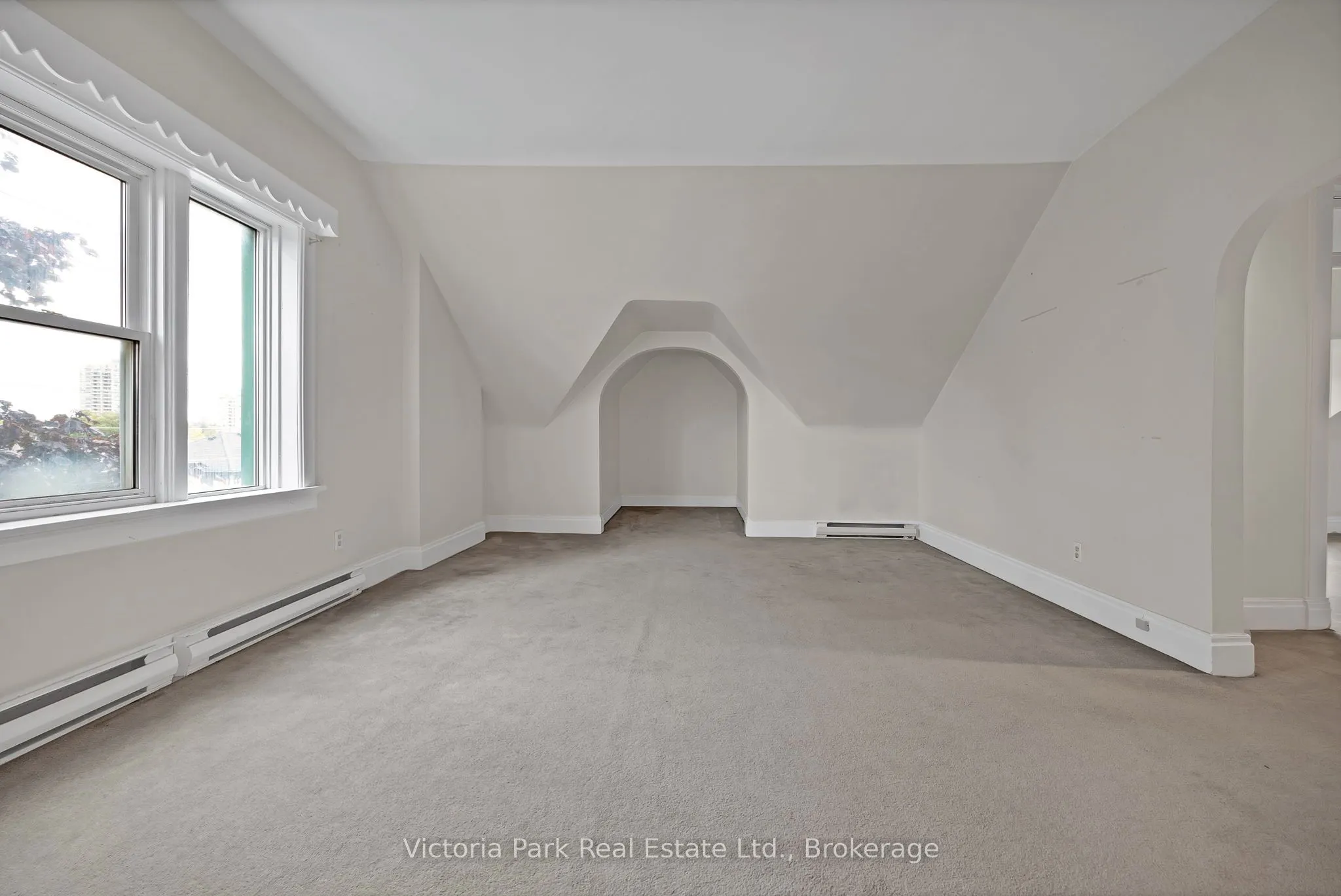 59 Regina Street N