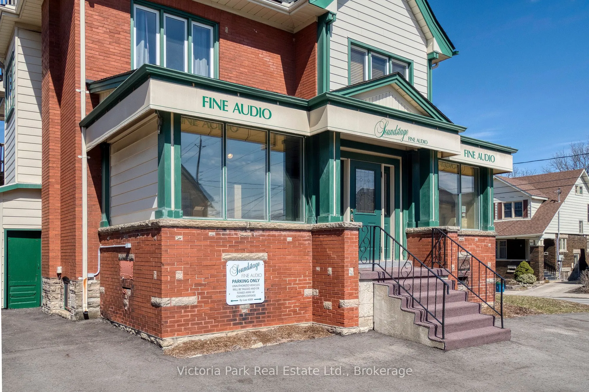 59 Regina Street N