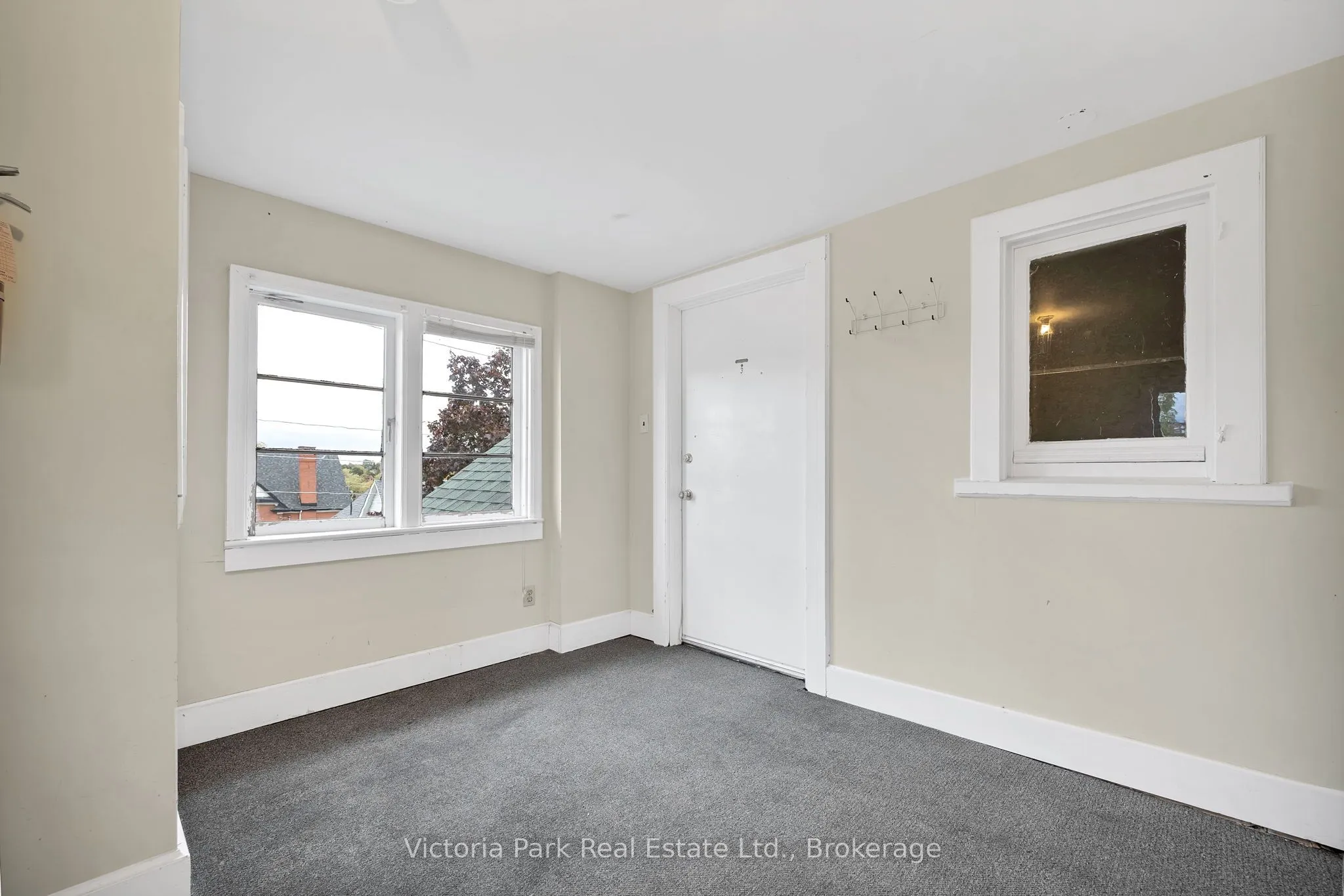 59 Regina Street N
