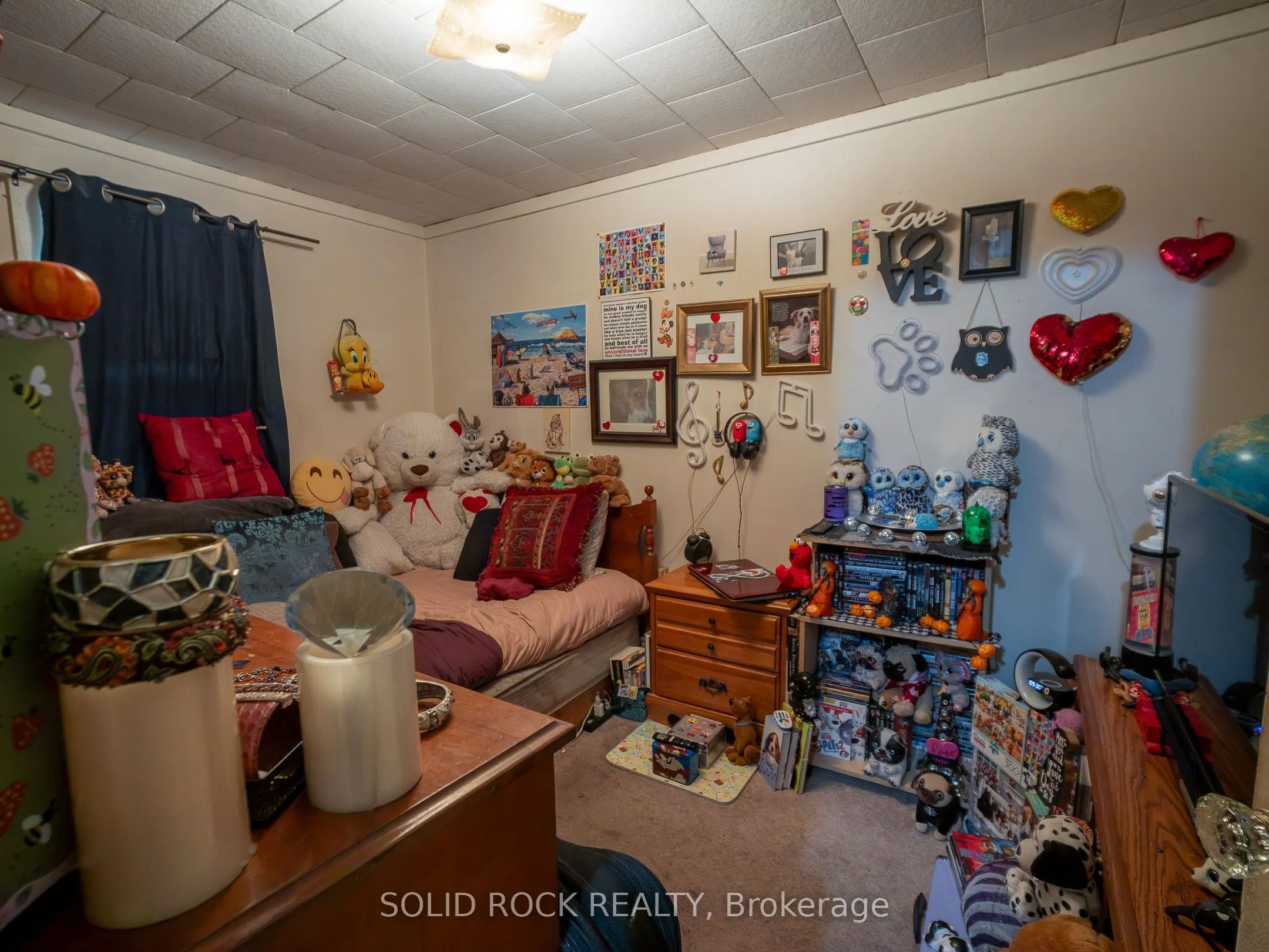 98 Elmsley Street N