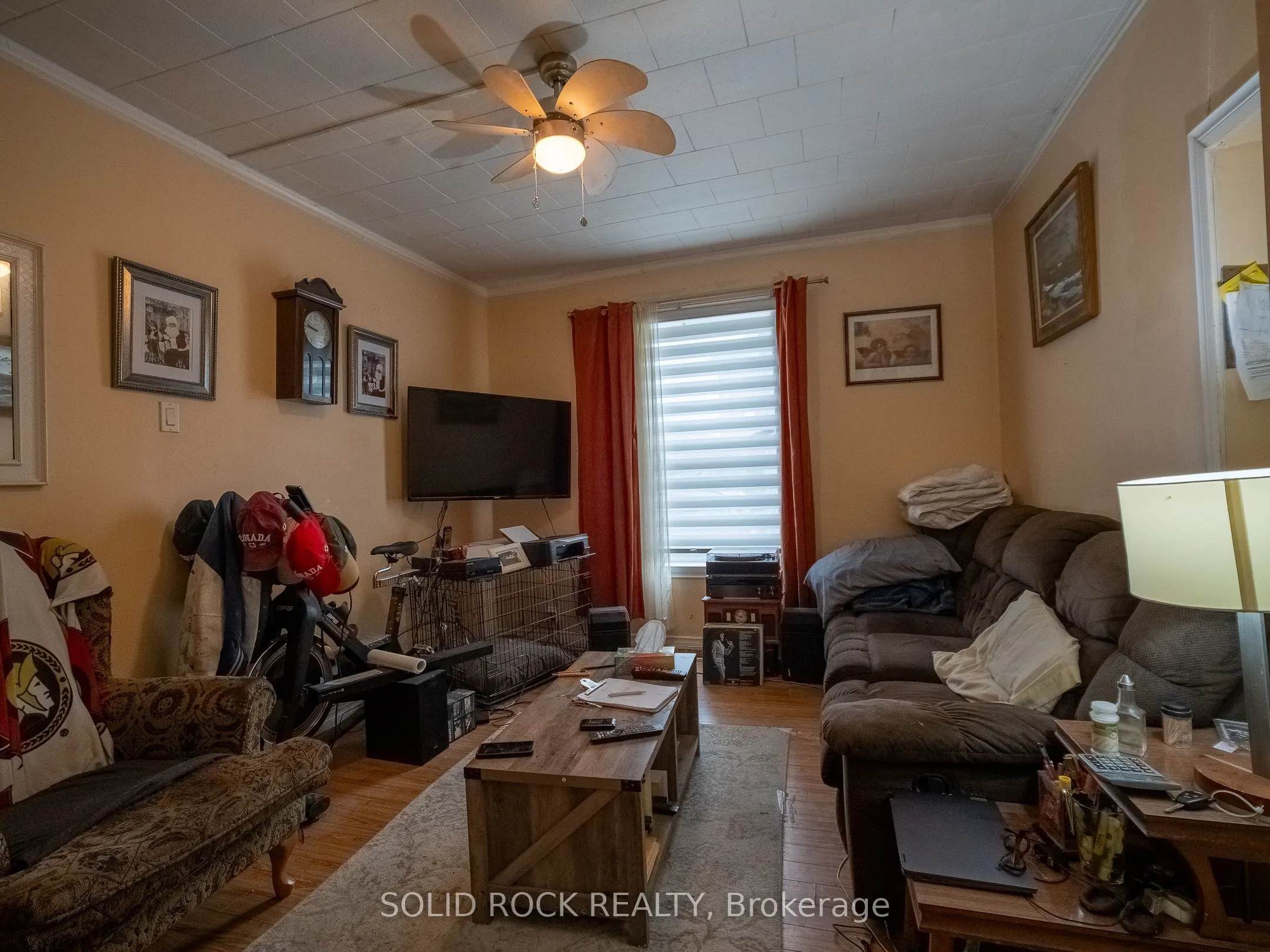 98 Elmsley Street N