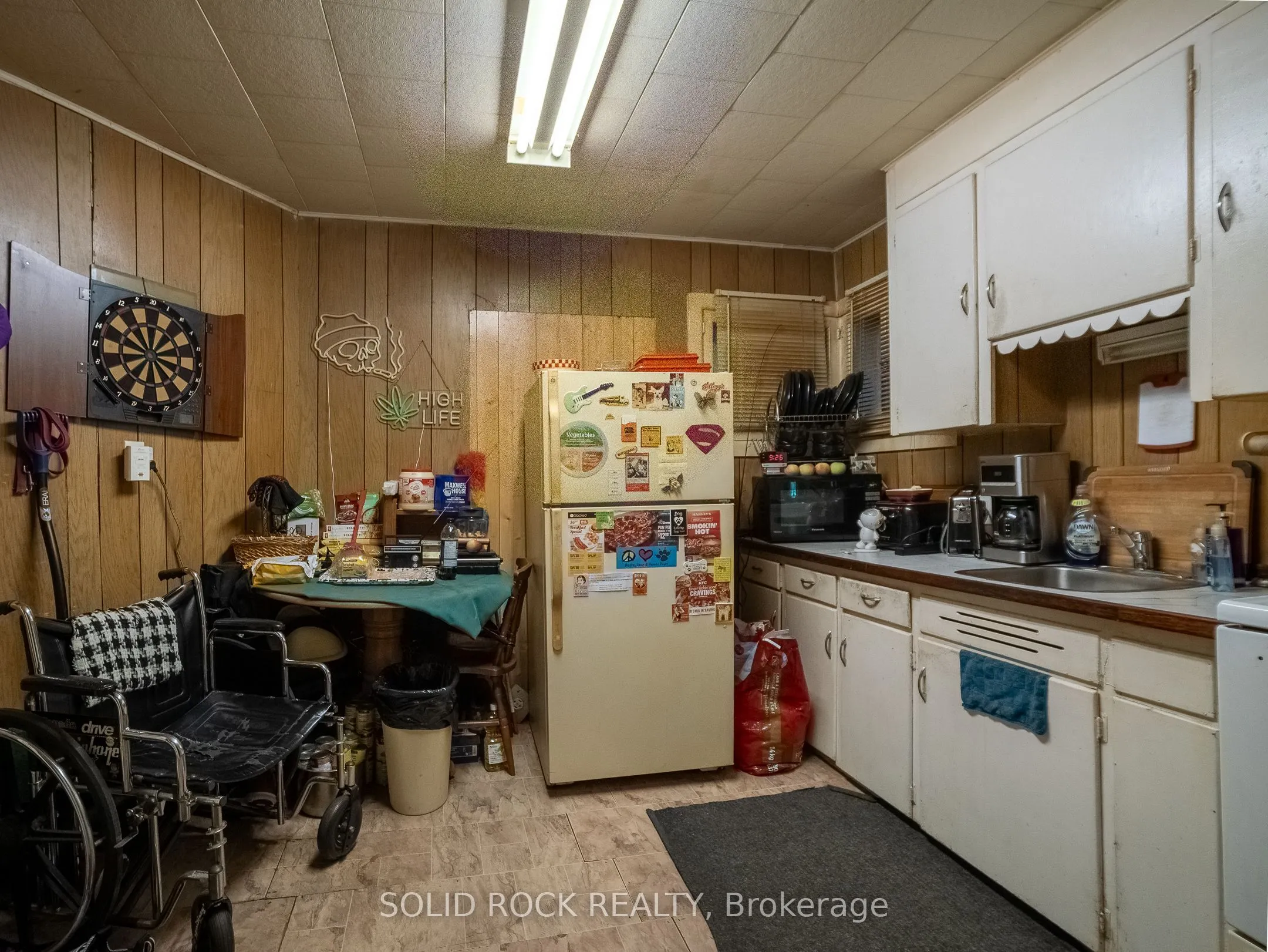 98 Elmsley Street N
