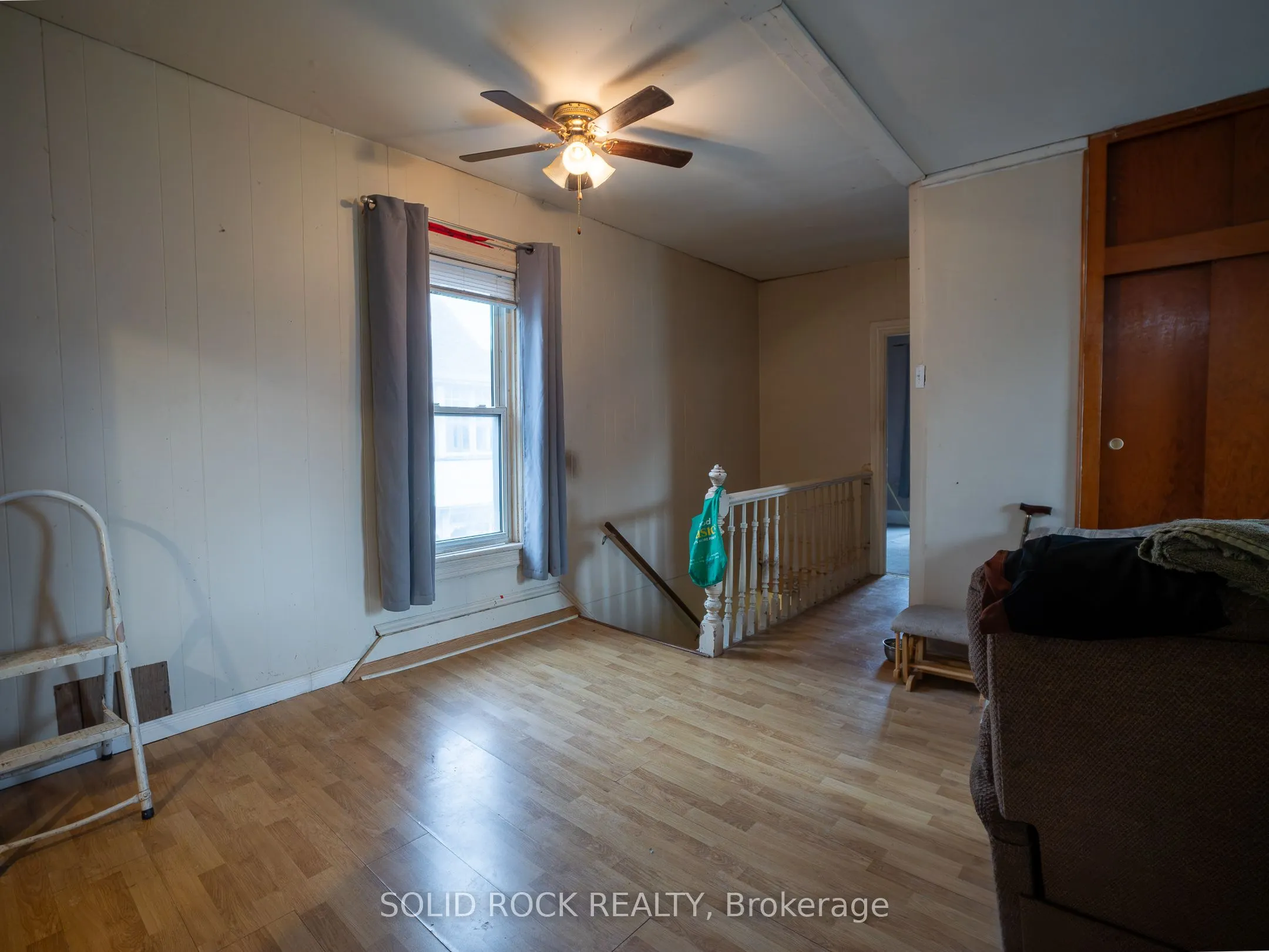 98 Elmsley Street N