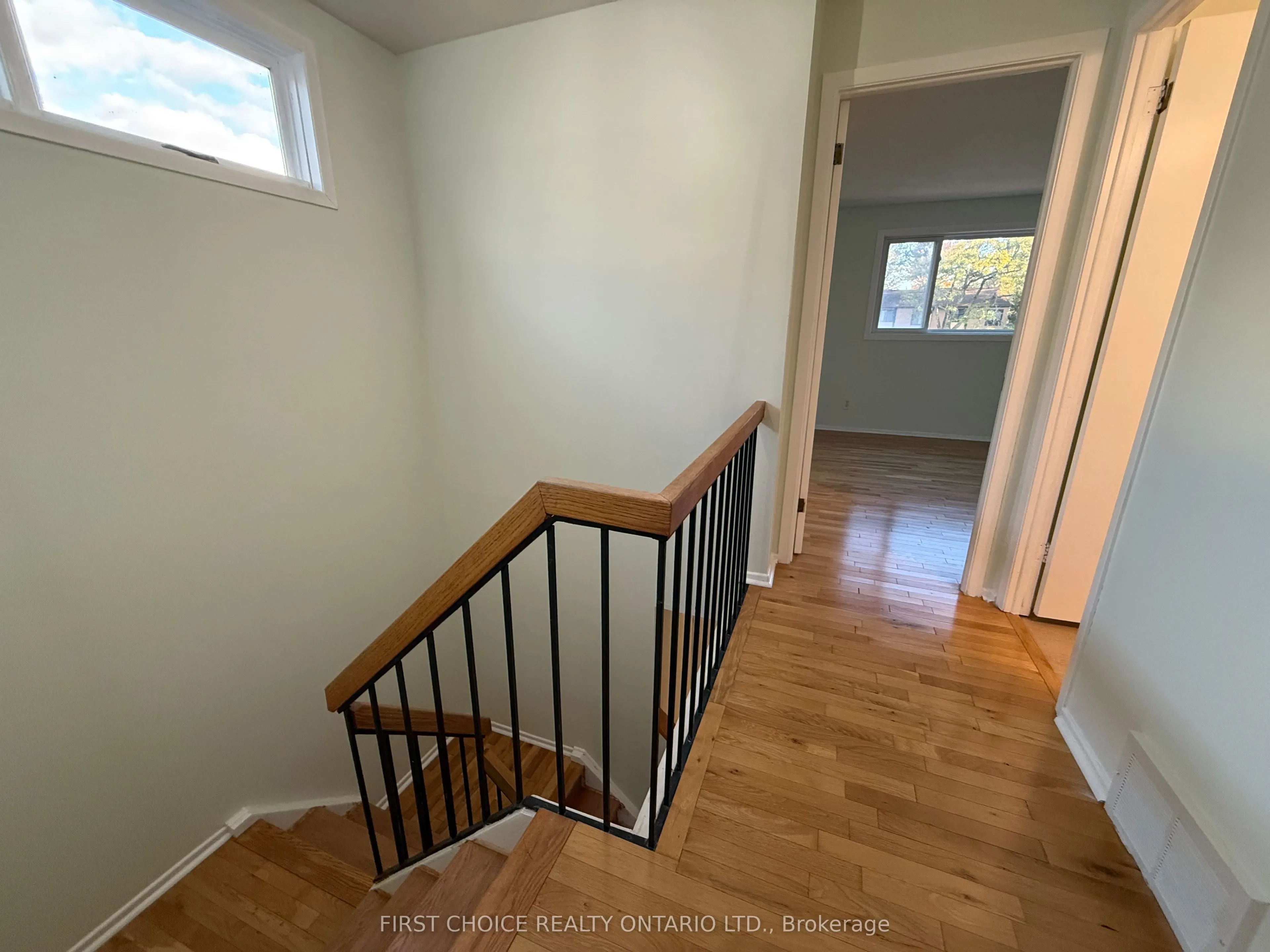 7913 Jeanne D'arc Boulevard