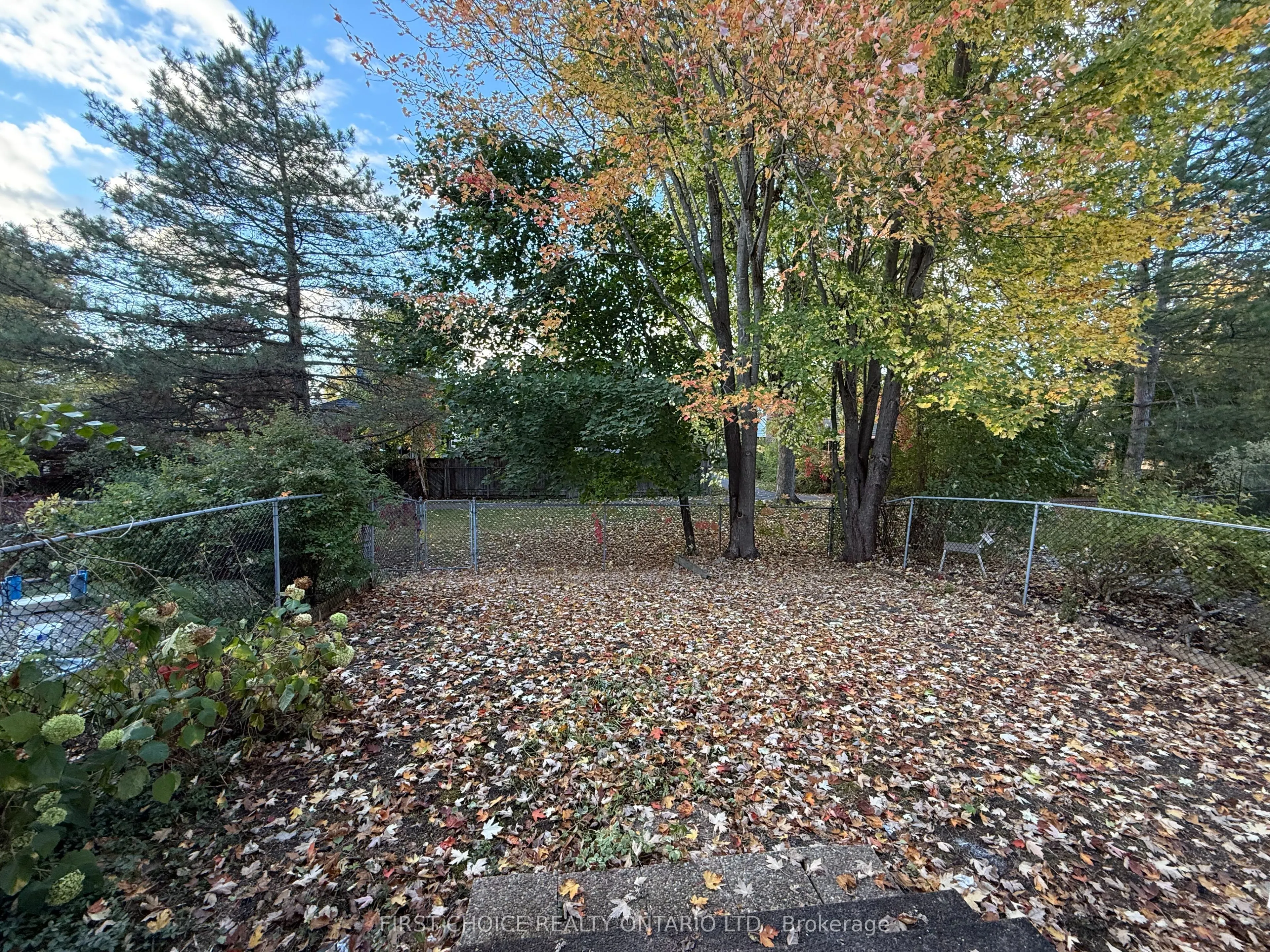 7913 Jeanne D'arc Boulevard