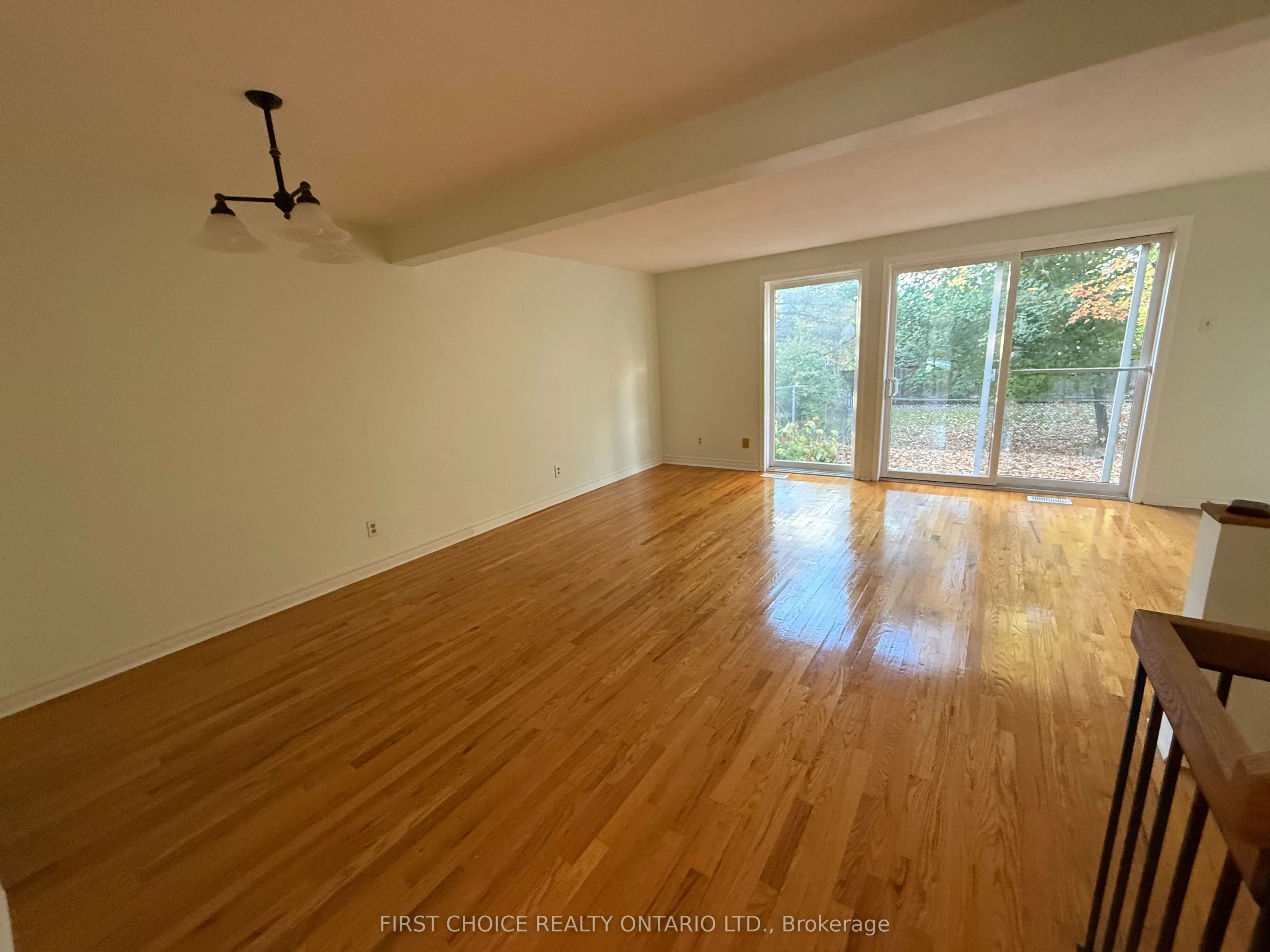 7913 Jeanne D'arc Boulevard