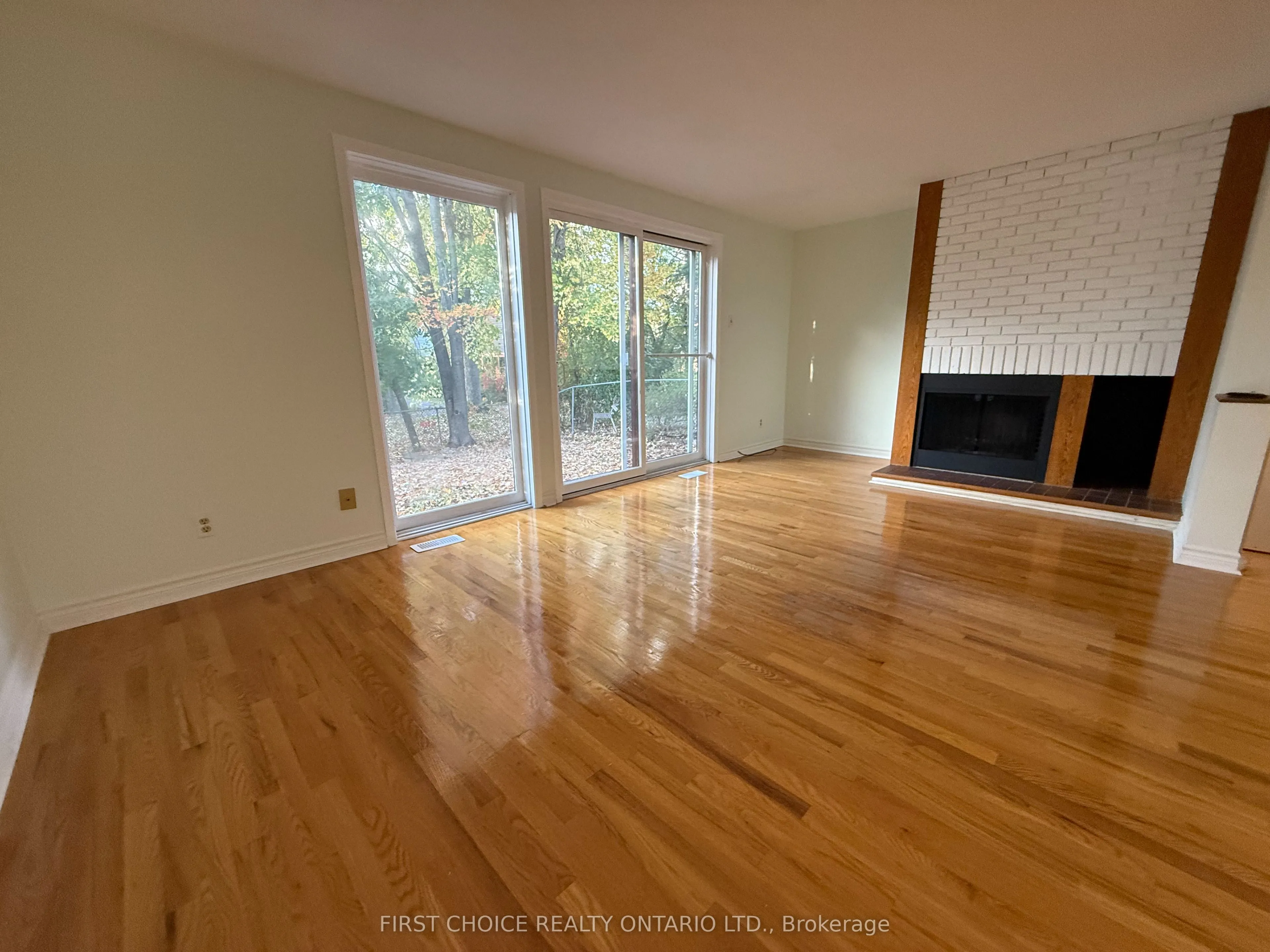 7913 Jeanne D'arc Boulevard
