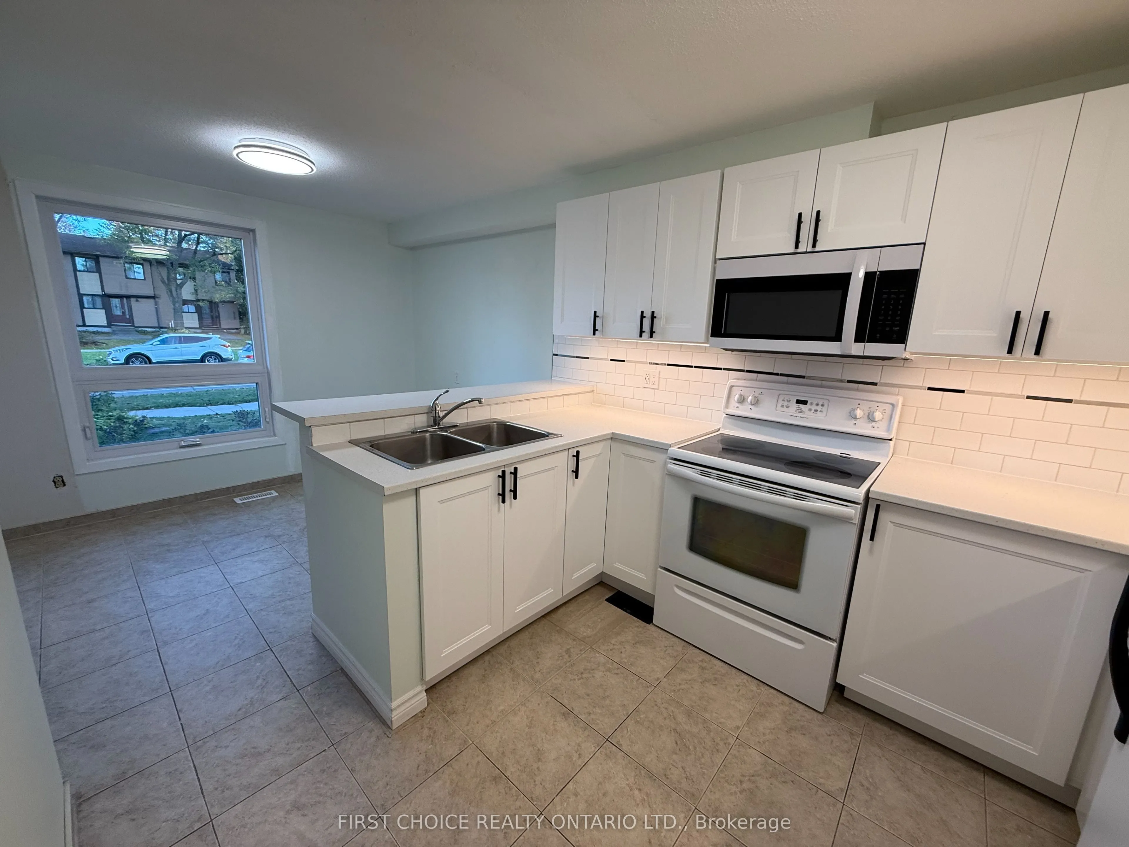 7913 Jeanne D'arc Boulevard