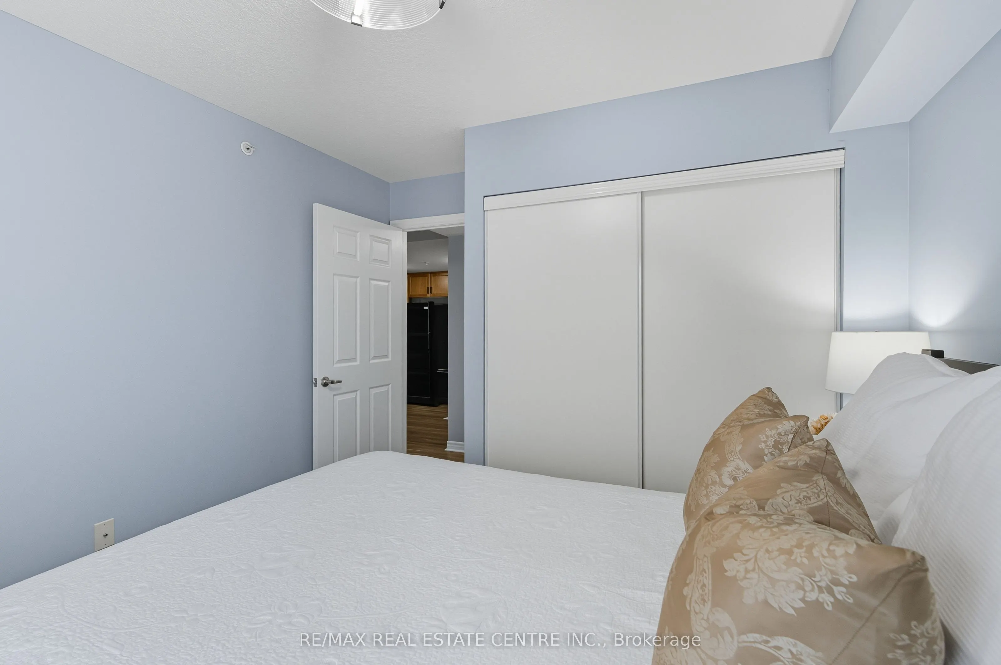 67 Kingsbury Square, #411