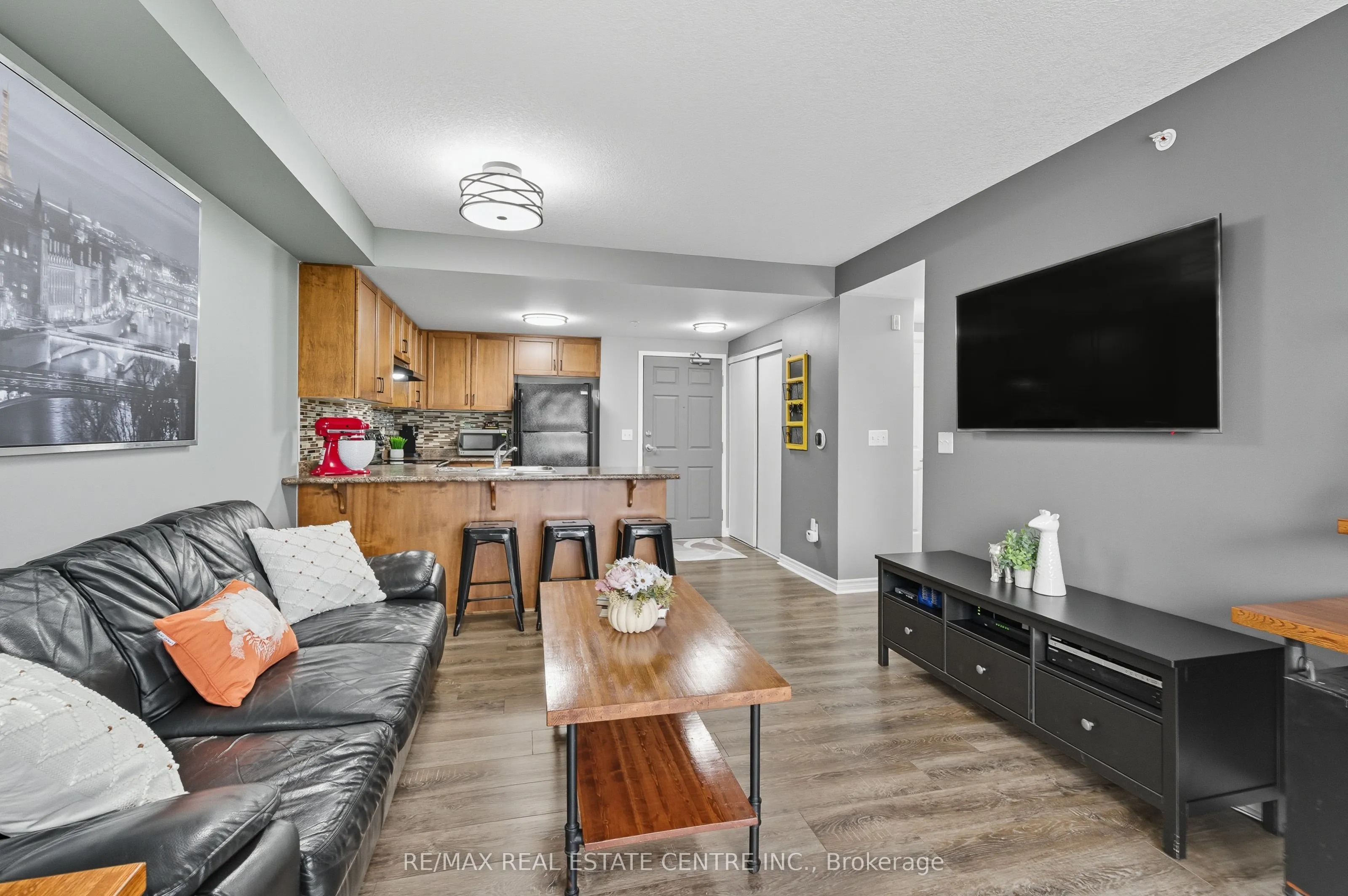 67 Kingsbury Square, #411
