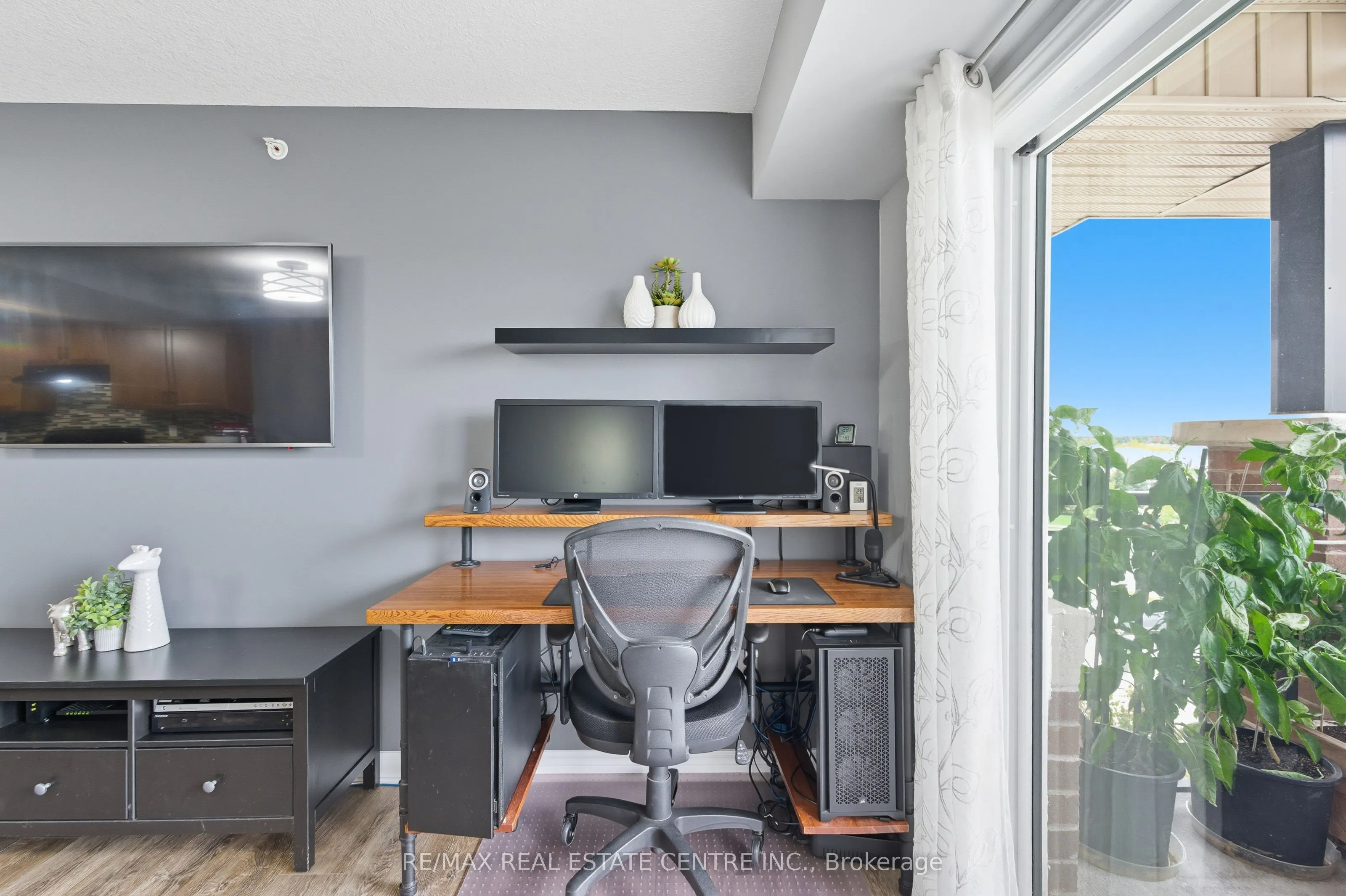 67 Kingsbury Square, #411