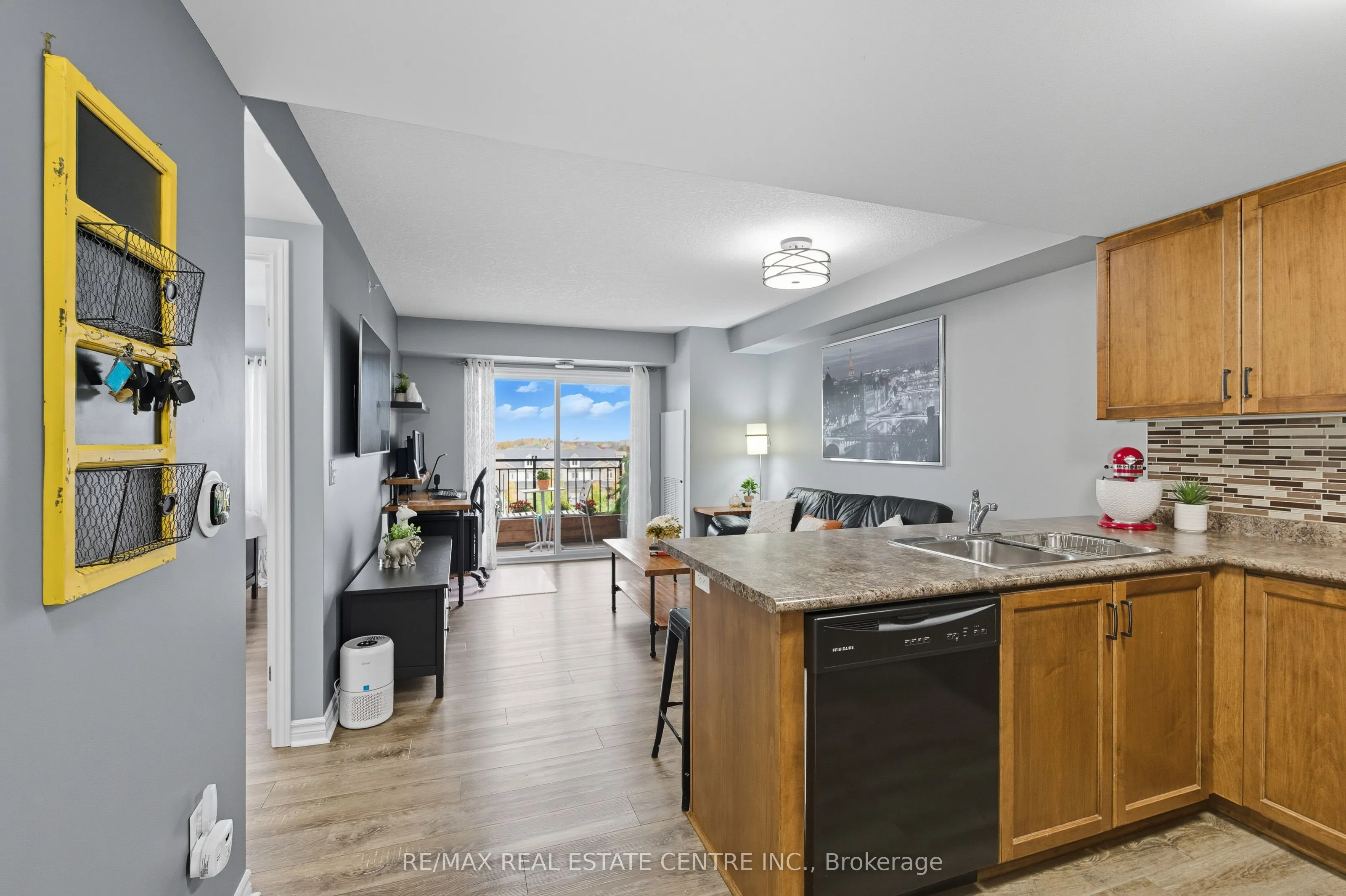 67 Kingsbury Square, #411