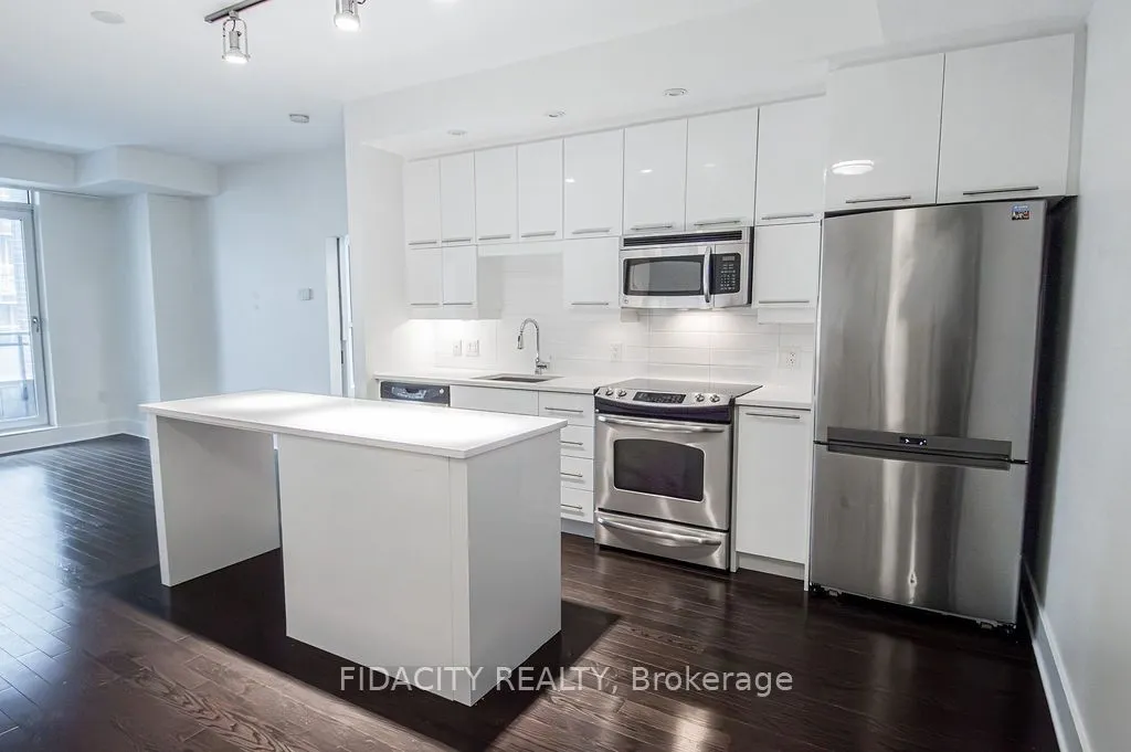 101 Richmond Road, #320